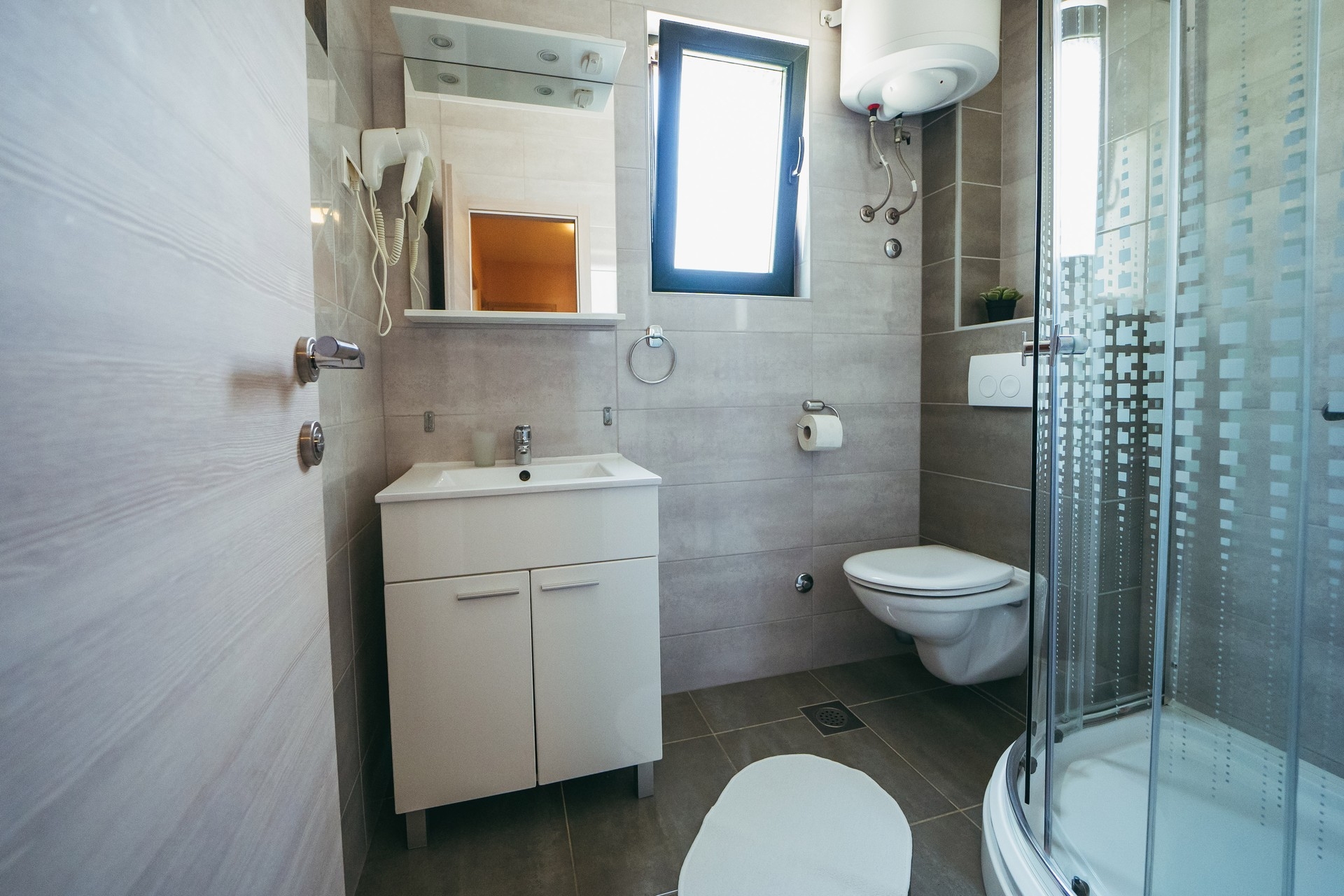 One bedroom apartment with balcony Promajna, Makarska  A-c