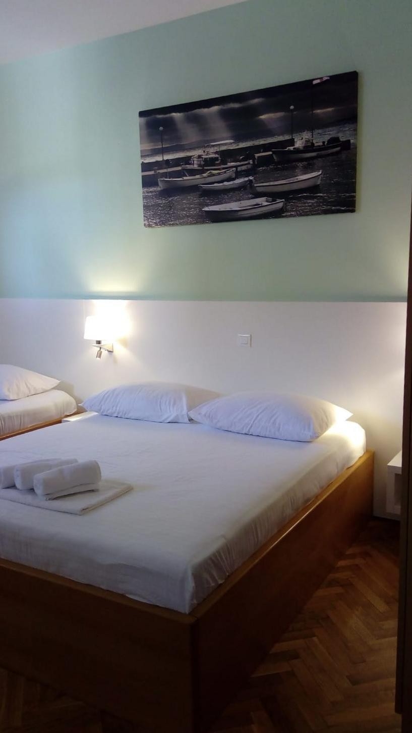 One bedroom apartment with terrace Promajna, Makarska  A-g