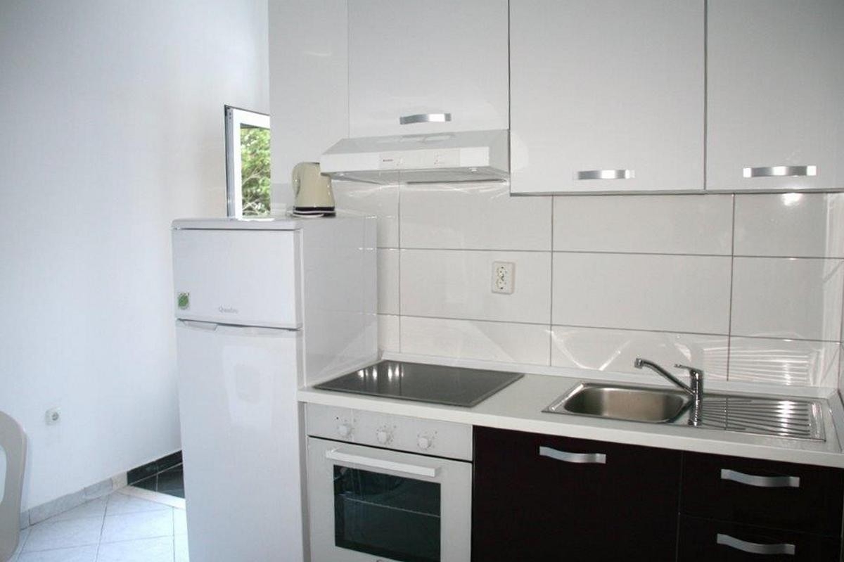 One bedroom apartment with terrace Promajna, Makarska  A-g