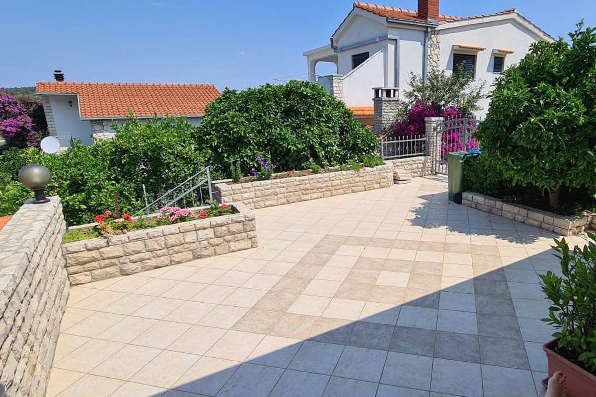 Two bedroom apartment with terrace and sea view Nečujam, Šolta  A-a