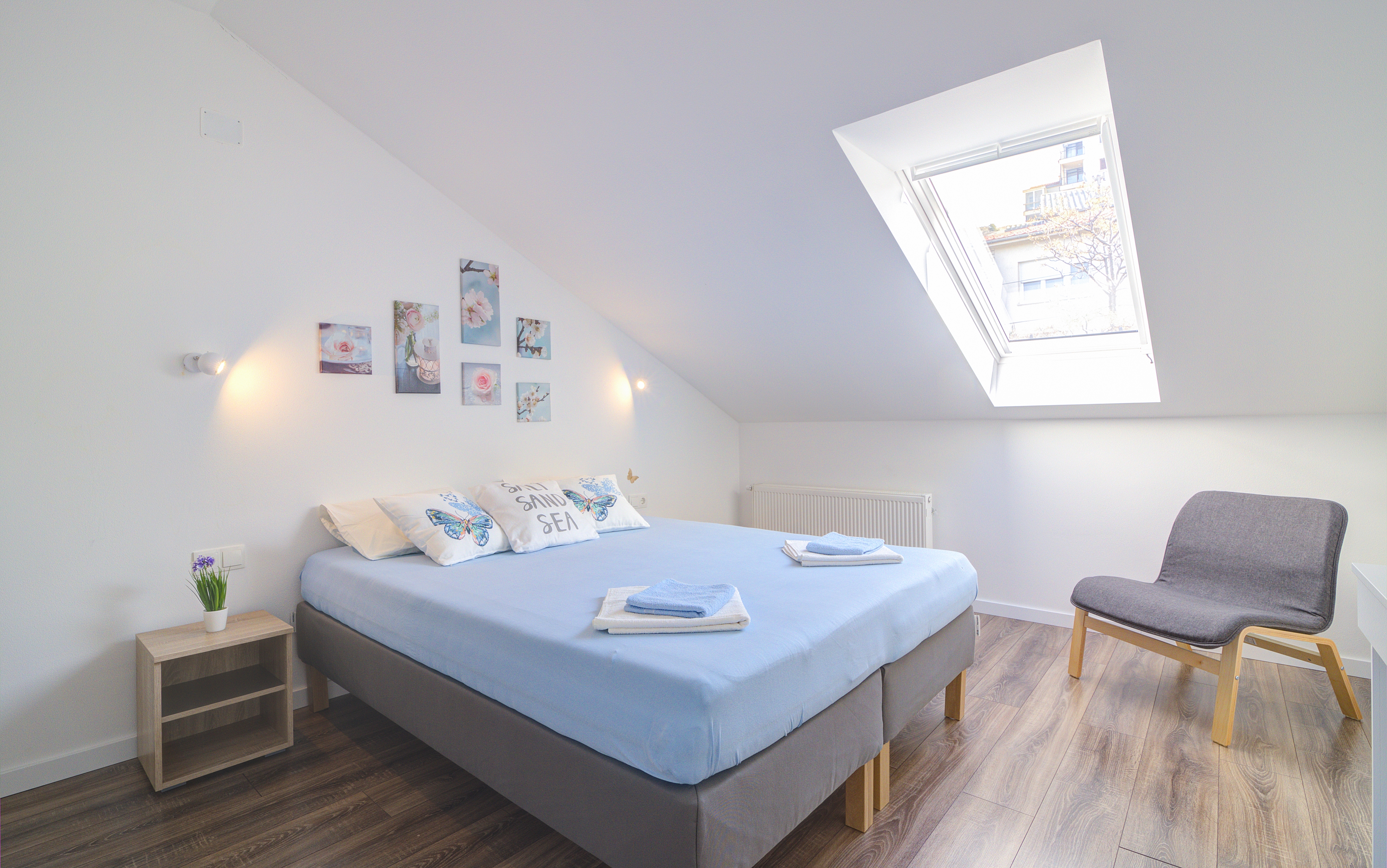 Two bedroom apartment with balcony and sea view Senj  A-a