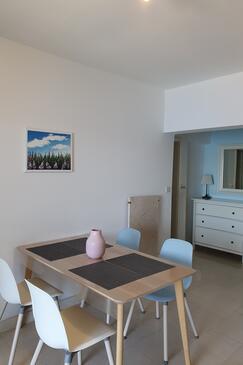 Kneža, Comedor in the apartment, WiFi.