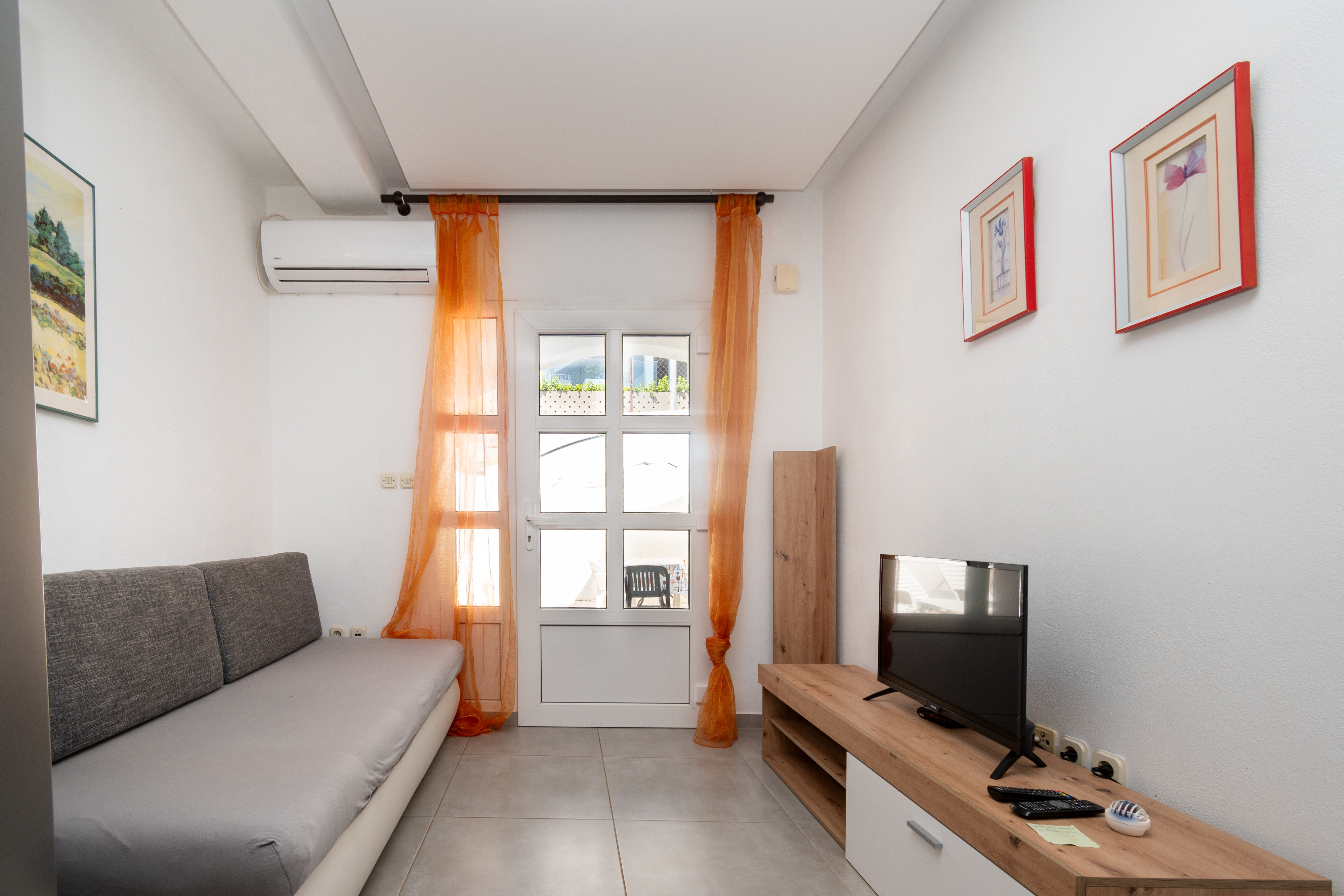 Two bedroom apartment near beach Zadar - Diklo, Zadar (A-20894-a)