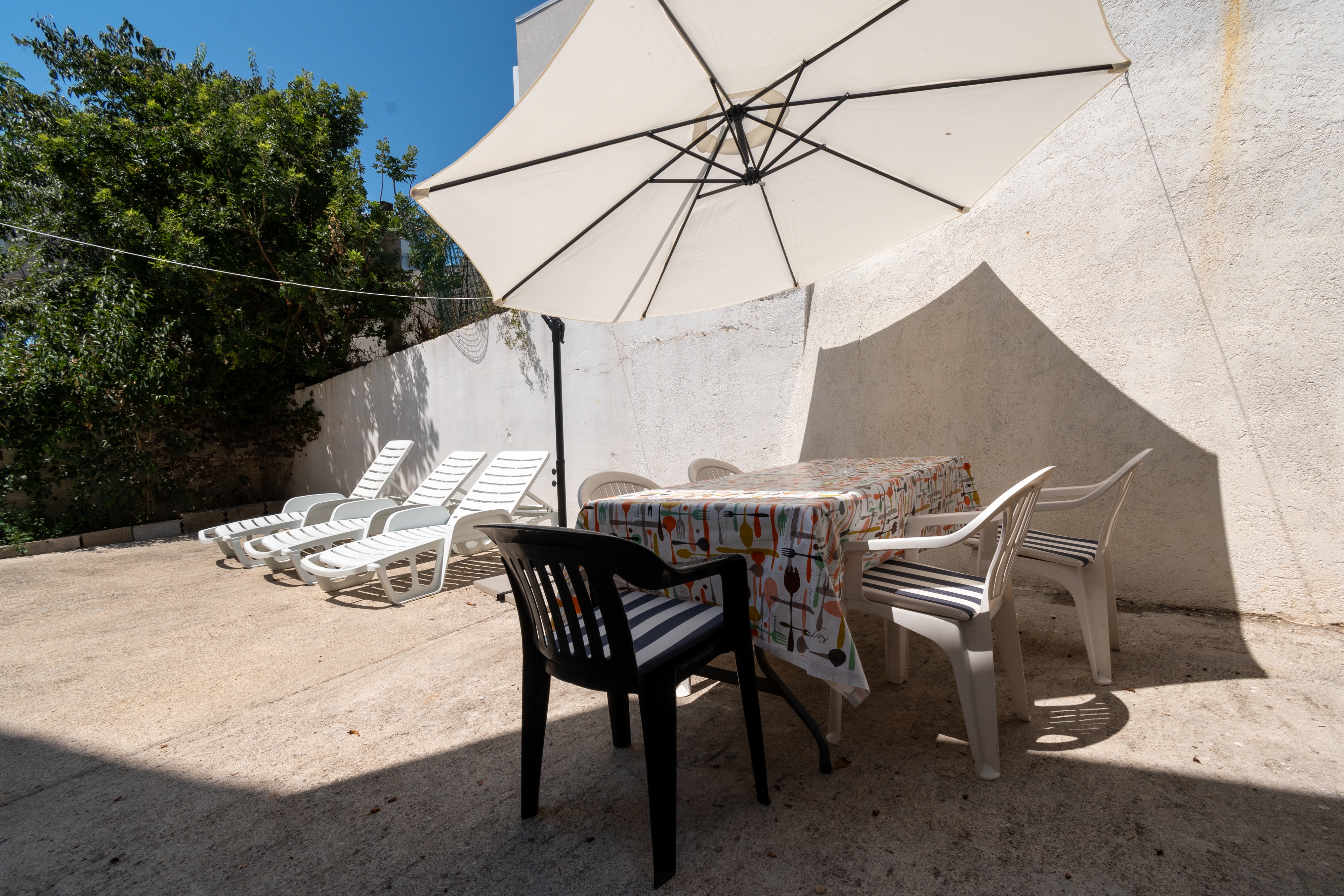Two bedroom apartment near beach Zadar - Diklo, Zadar  A-a