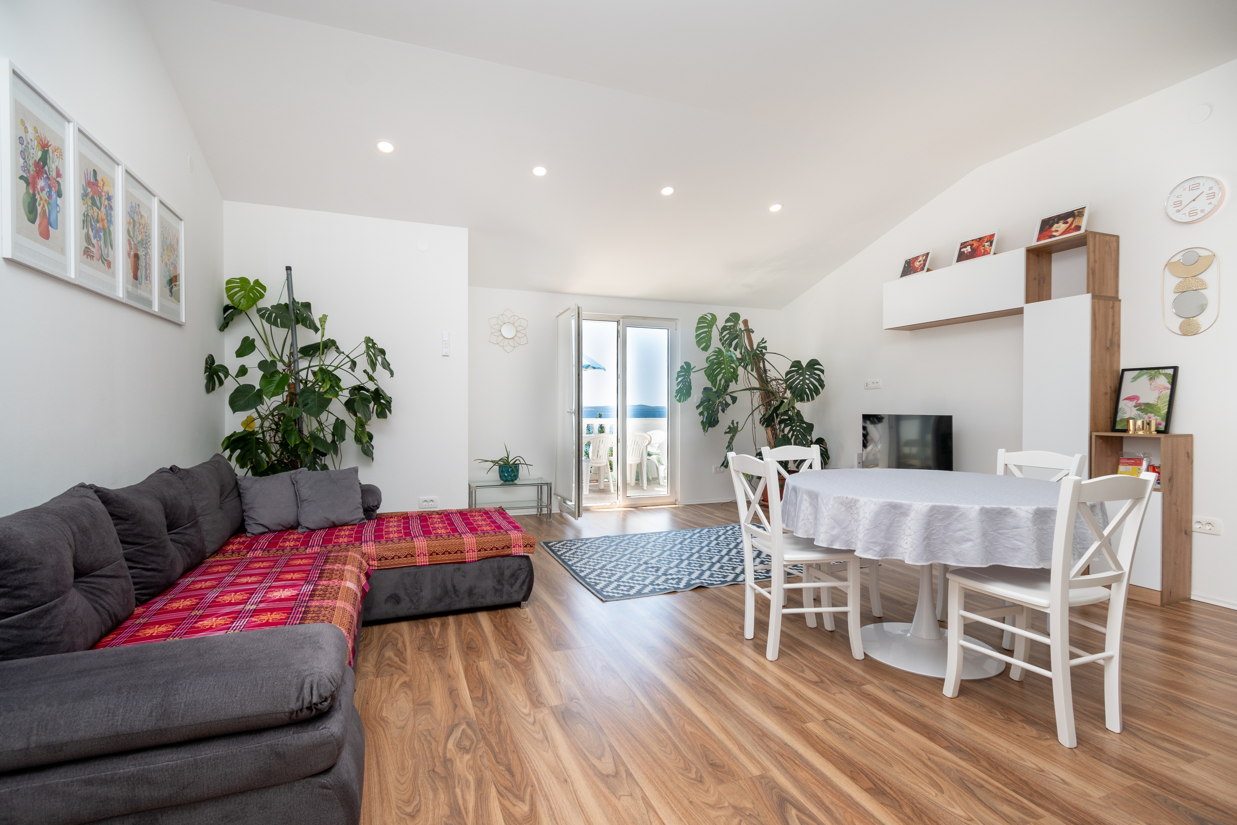 One bedroom apartment near beach Zadar - Diklo (A-20894-e) One bedroom apartment near beach Zadar - Diklo (A-20894-e)