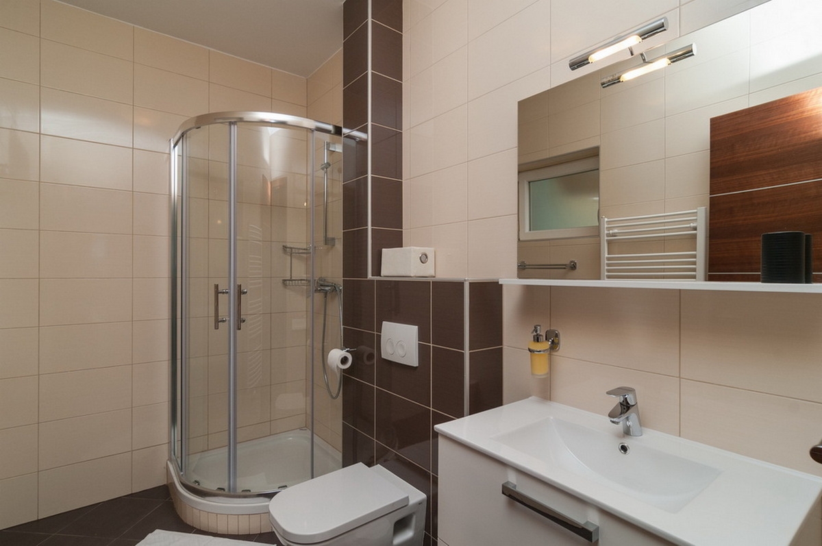 Three bedroom house with terrace and sea view Škrip, Brač  K