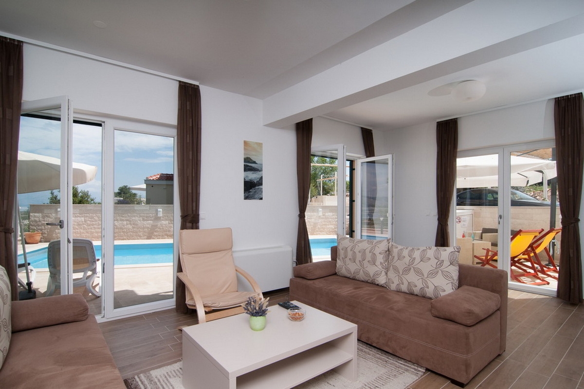 Three bedroom house with terrace and sea view Škrip, Brač (K-20897)