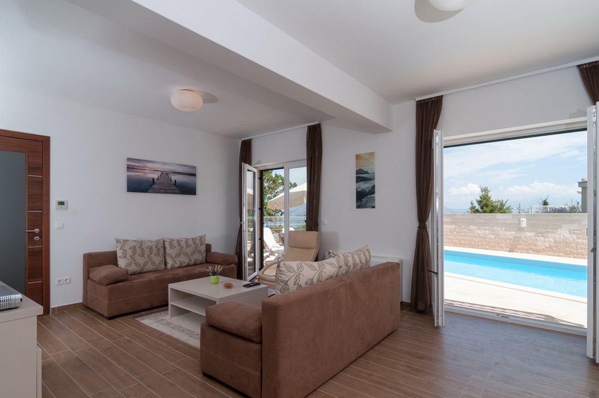 Three bedroom house with terrace and sea view Škrip, Brač (K-20897)