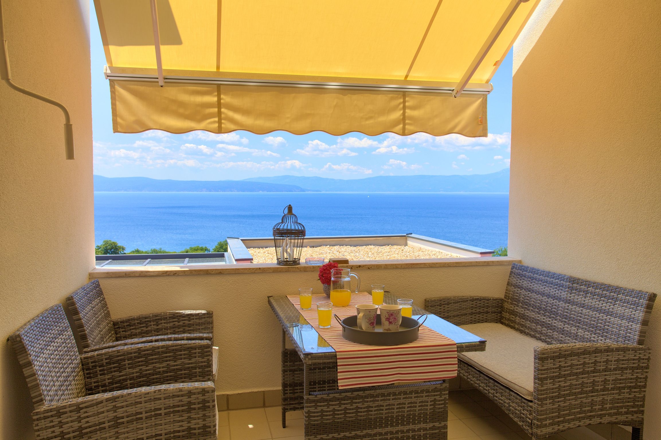 Two bedroom apartment with terrace and sea view Njivice, Krk  A-a