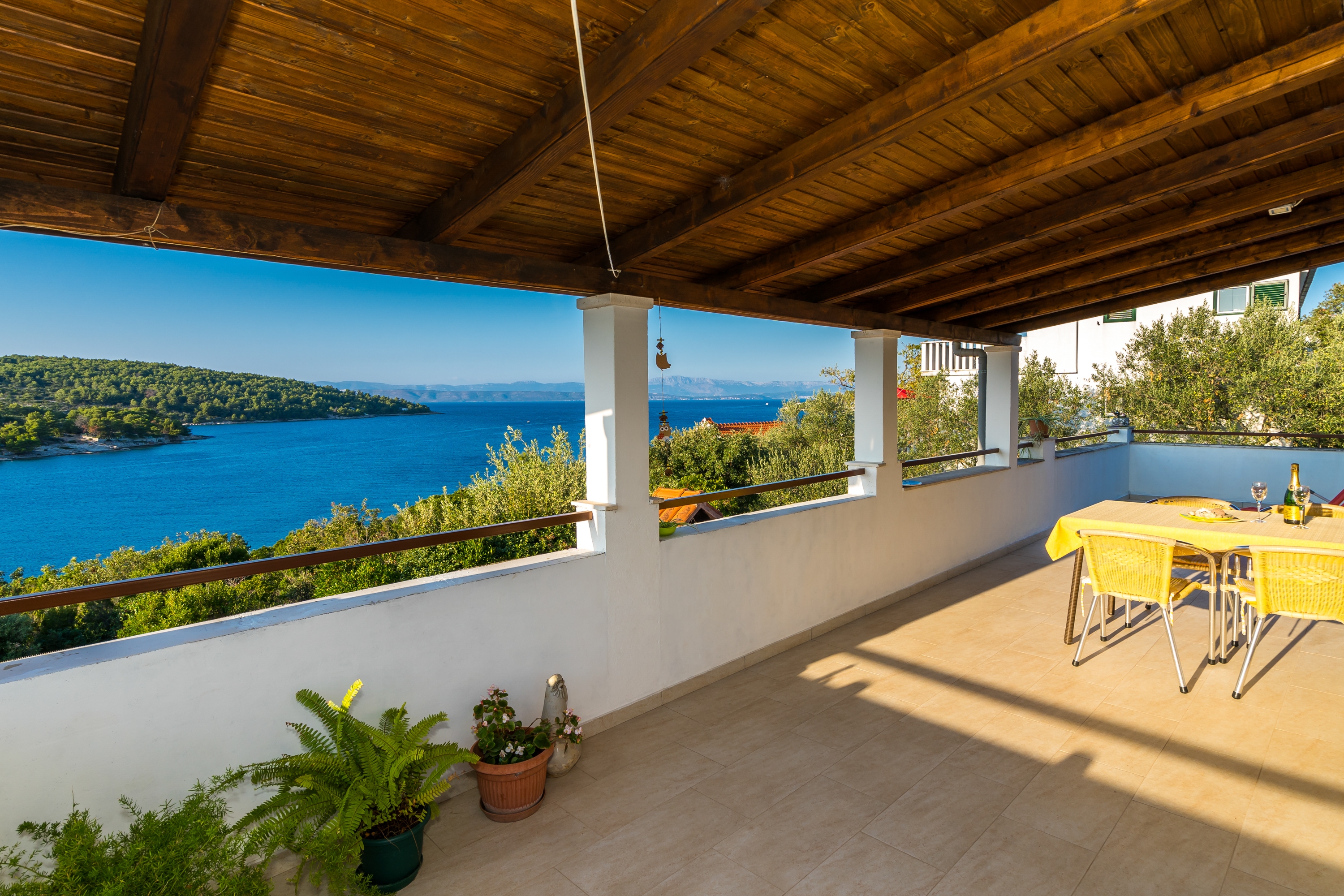 Two bedroom apartment with terrace and sea view Nečujam, Šolta  A-a
