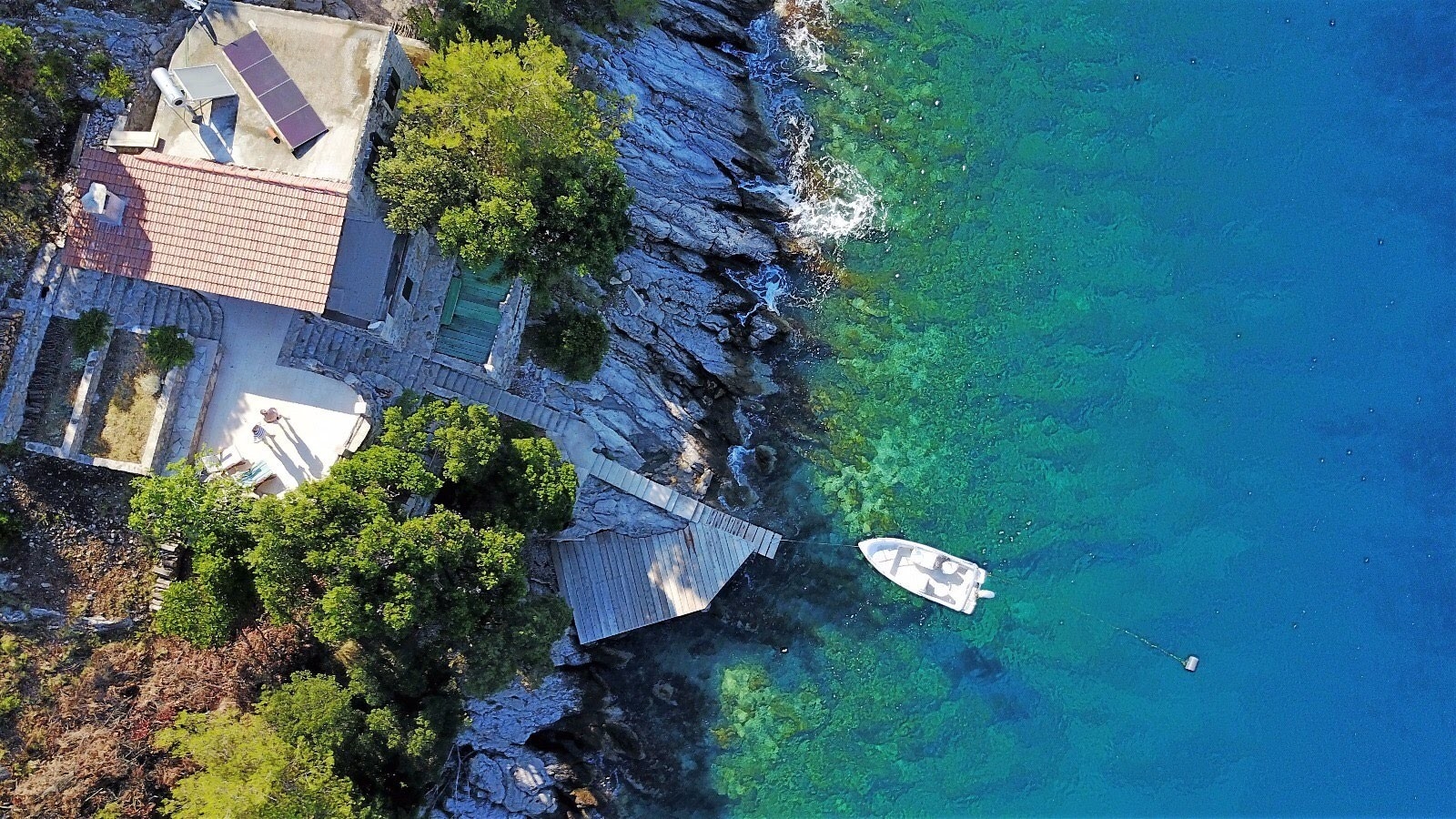 Jednosobna kuća uz plažu Uvala Vela Studena, Brač  K