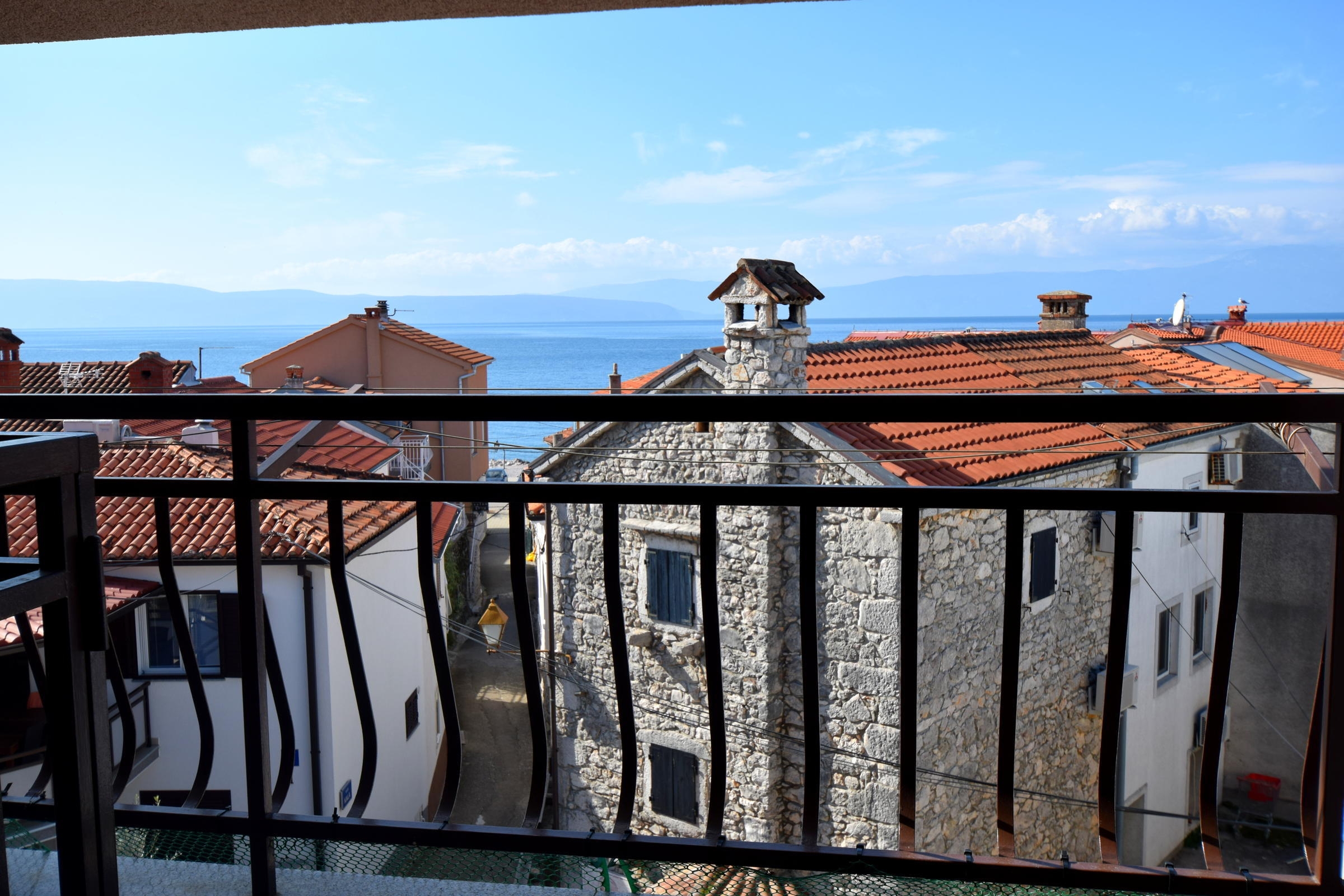 Two bedroom apartment with terrace and sea view Njivice, Krk  A-a
