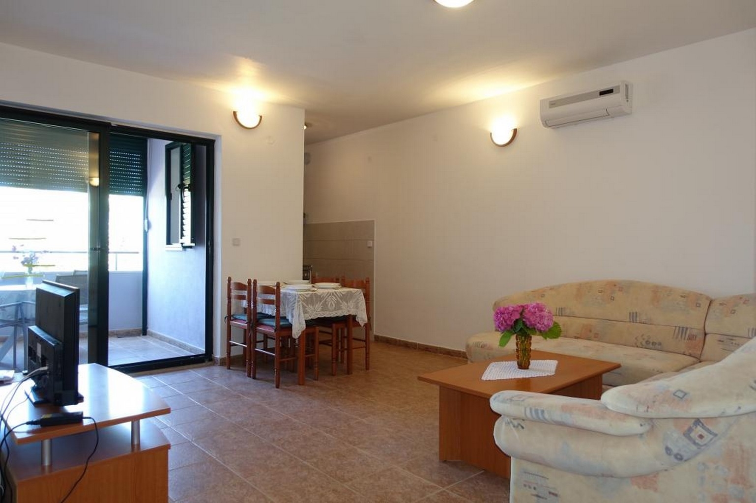 One bedroom apartment with terrace Zaton, Zadar (A-20910-b)