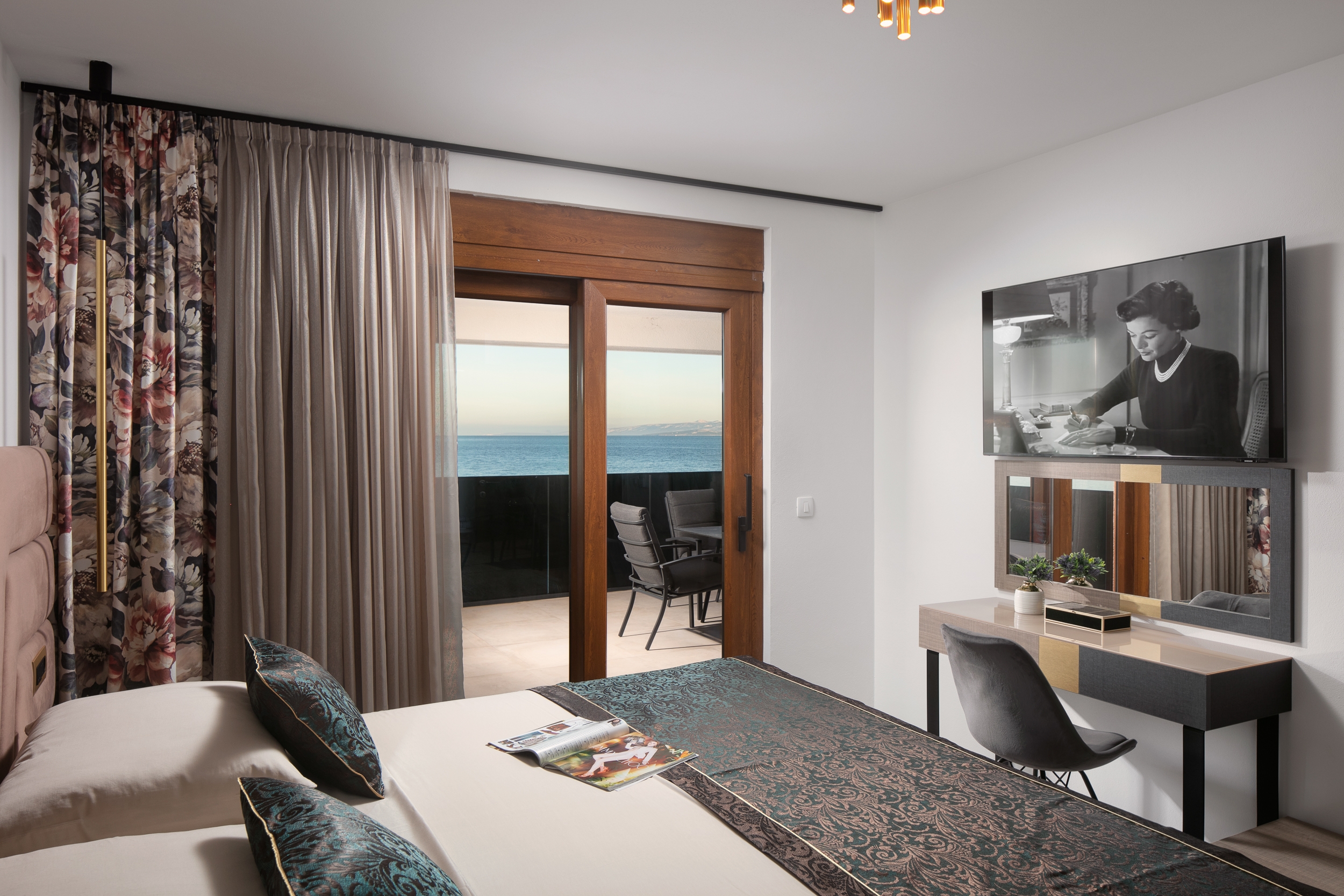 Four bedroom apartment near beach Vir  A-c