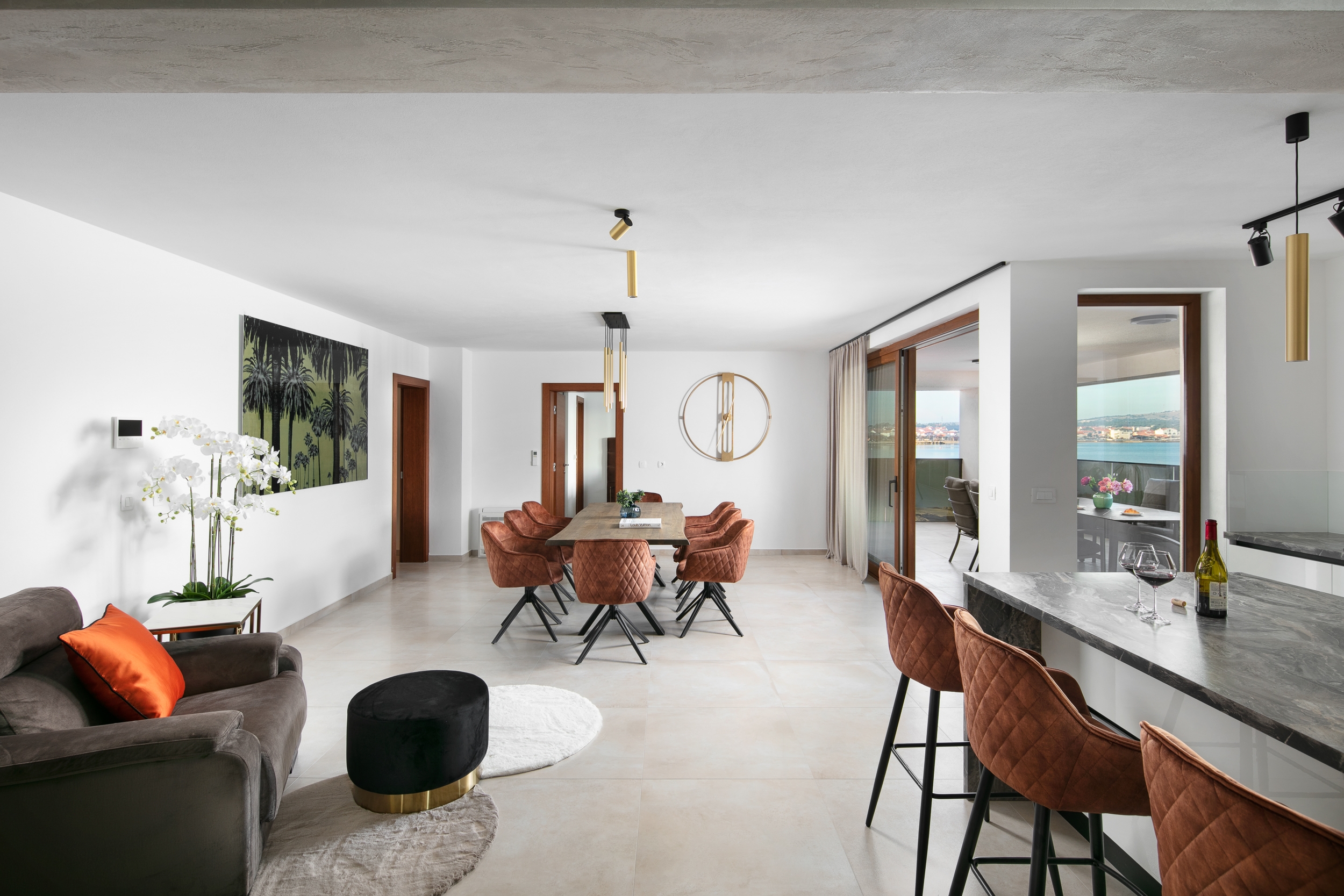 Four bedroom apartment near beach Vir  A-c