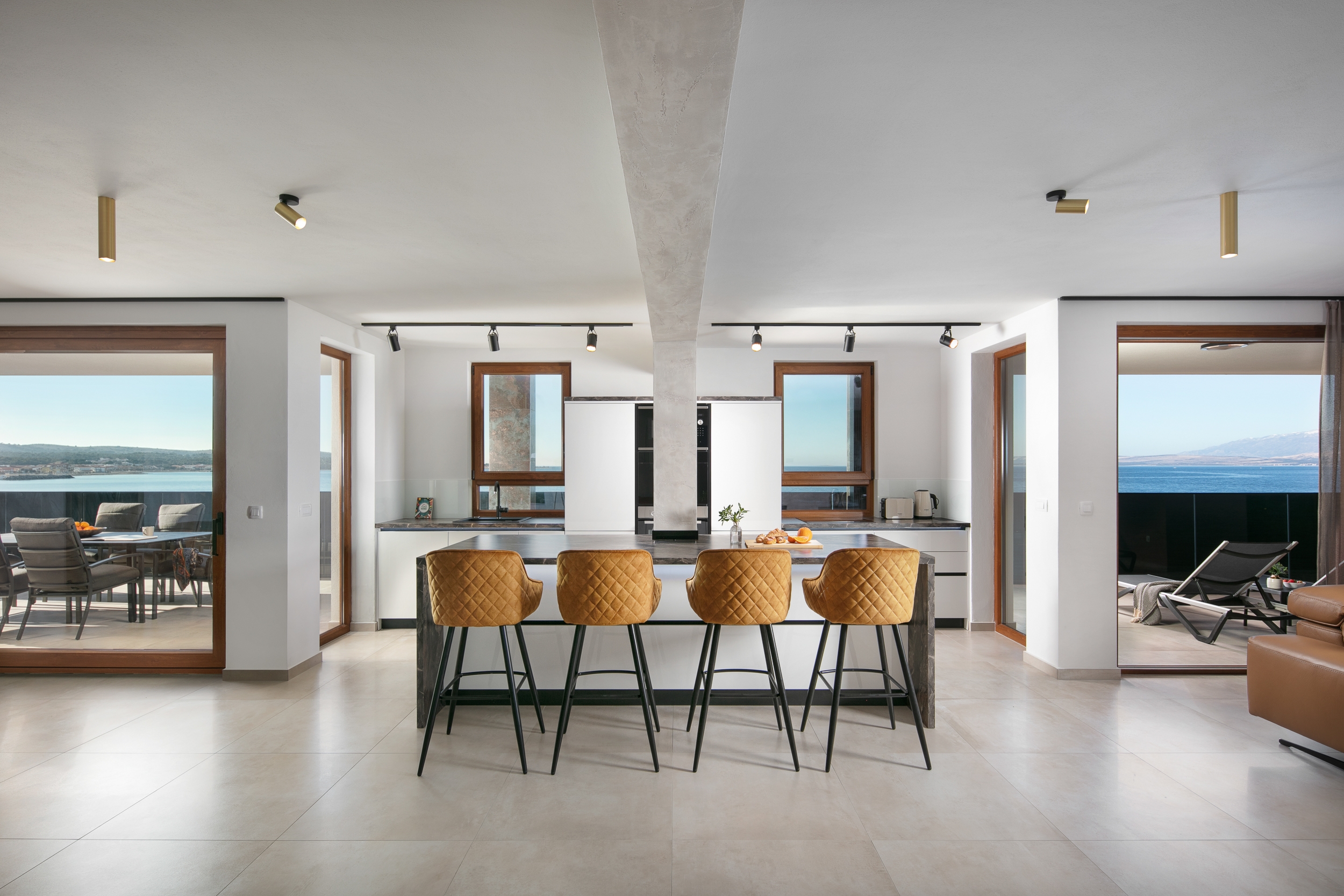 Four bedroom apartment near beach Vir  A-d