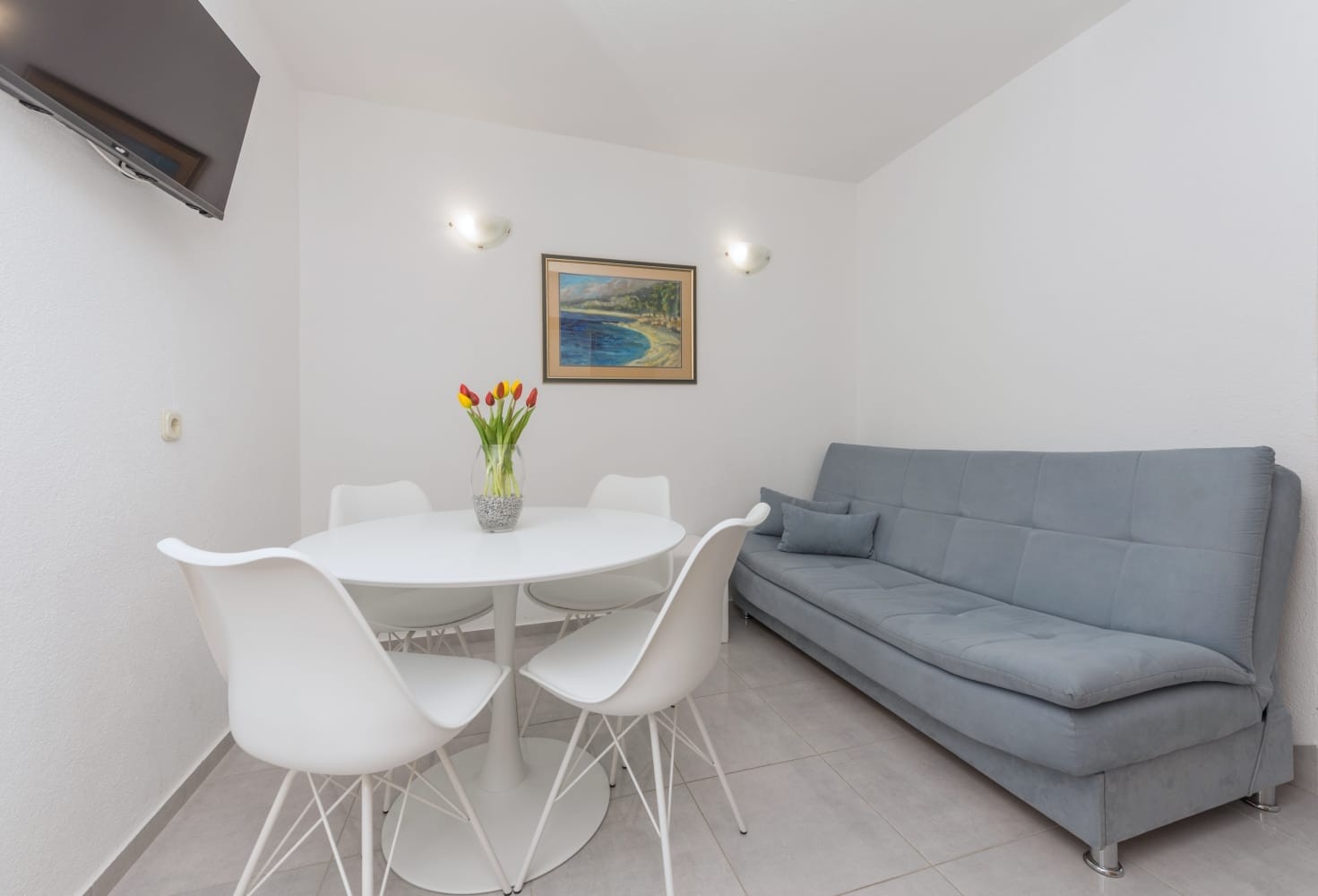 Two bedroom apartment with balcony and sea view Makarska (A-20923-a) Two bedroom apartment with balcony and sea view Makarska (A-20923-a)