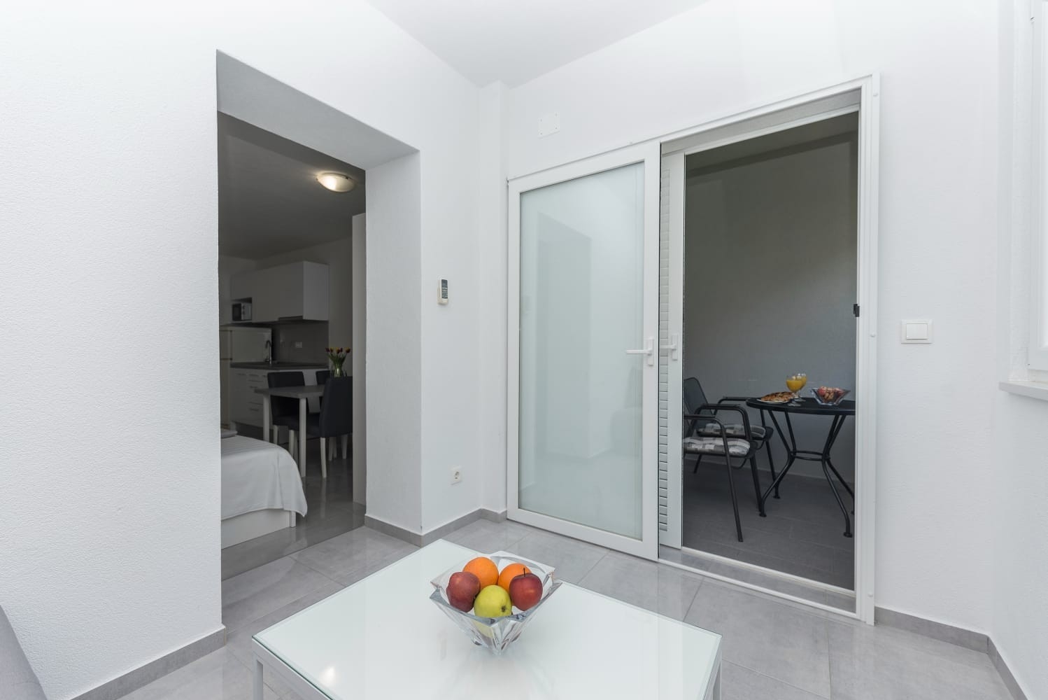 Studio flat with balcony Makarska (AS-20923-e)