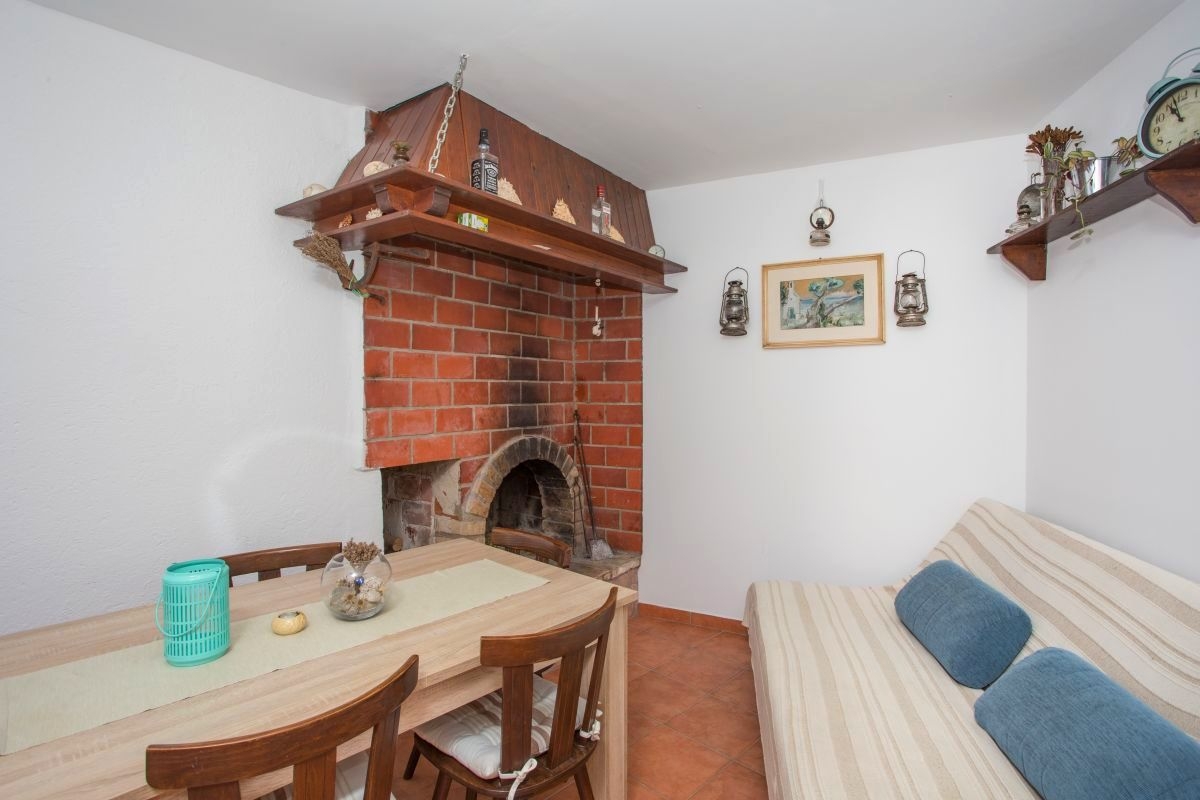 Two bedroom apartment near beach Cove Zaraće, Hvar (A-20924-a)