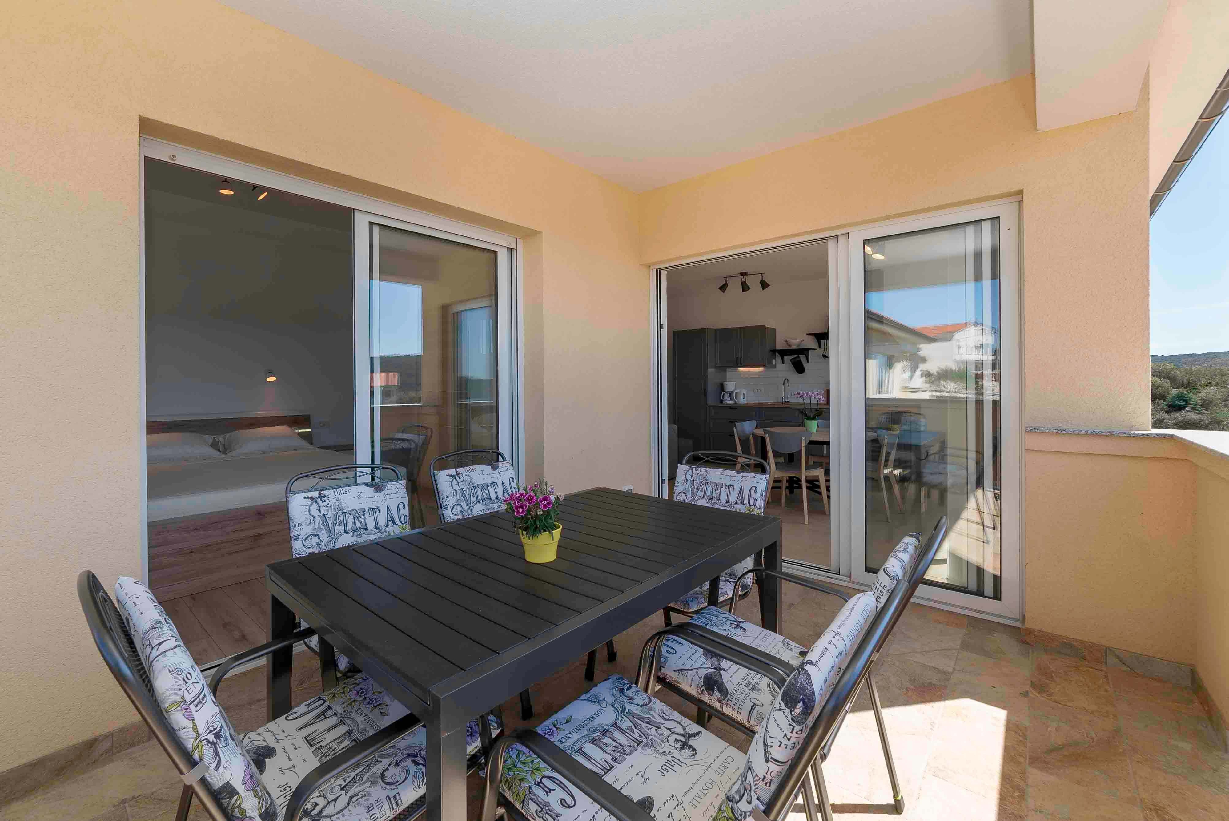 Two bedroom apartment with balcony and sea view Kampor, Rab  A-a