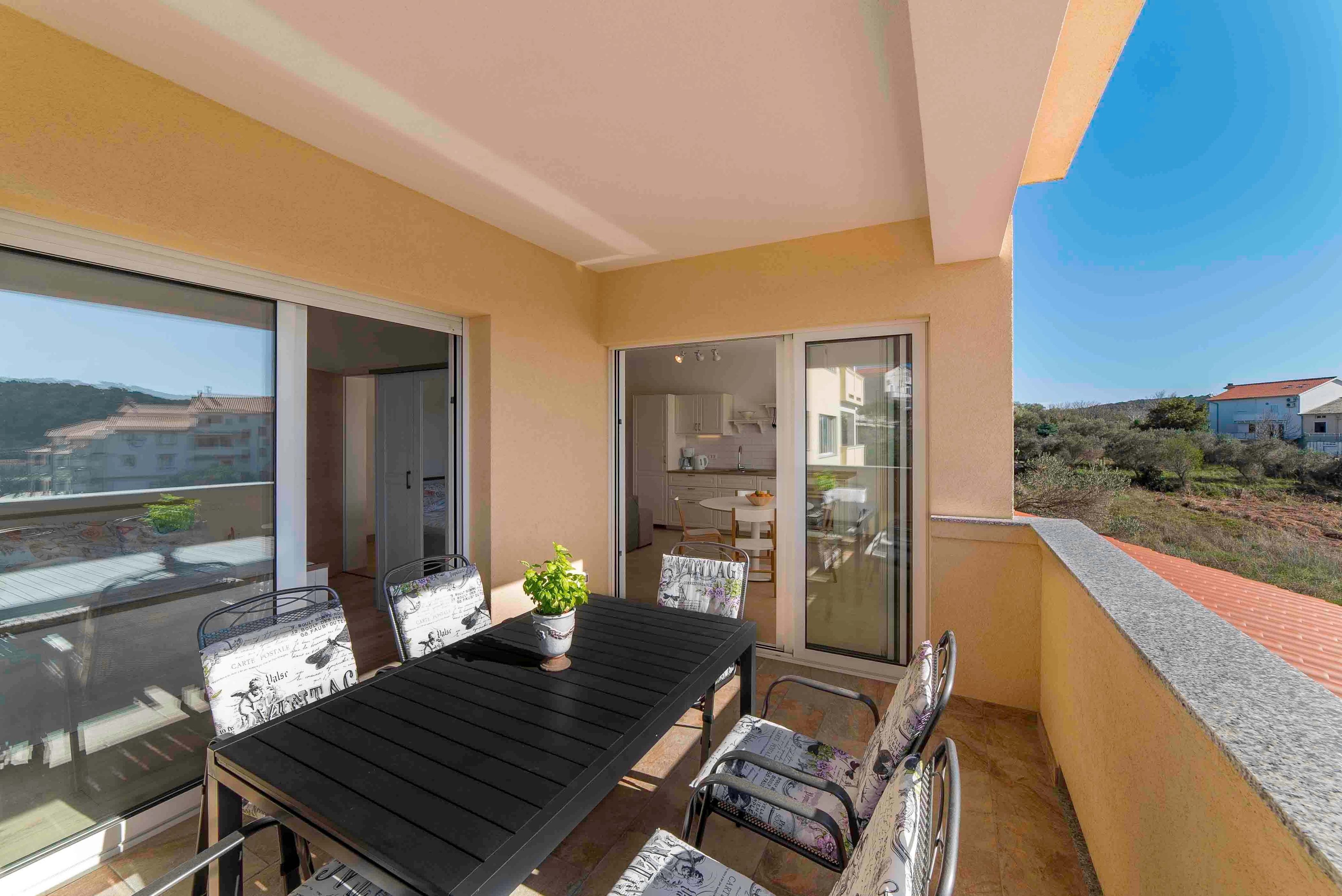 Two bedroom apartment with balcony and sea view Kampor, Rab  A-b