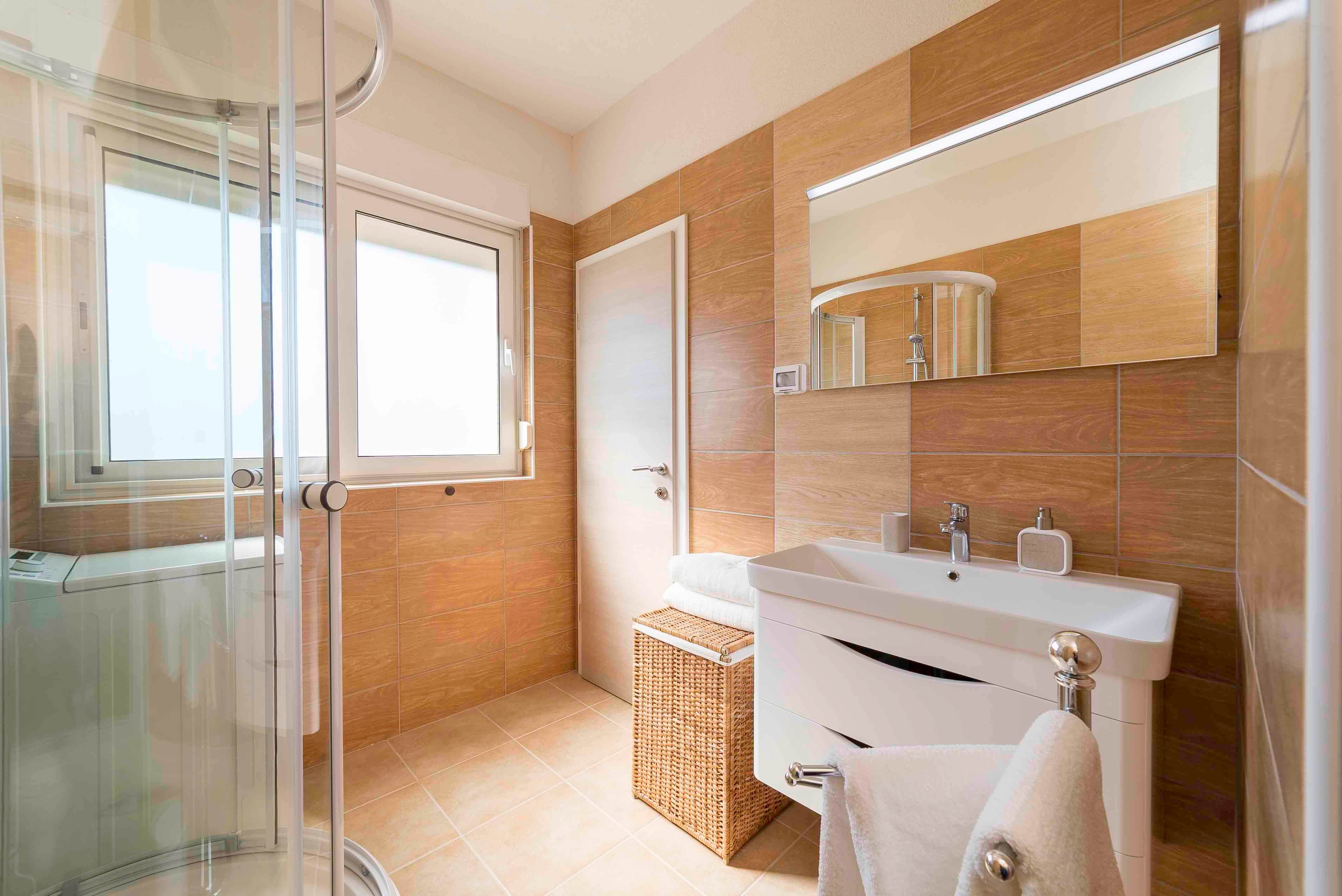Two bedroom apartment with balcony and sea view Kampor, Rab  A-b