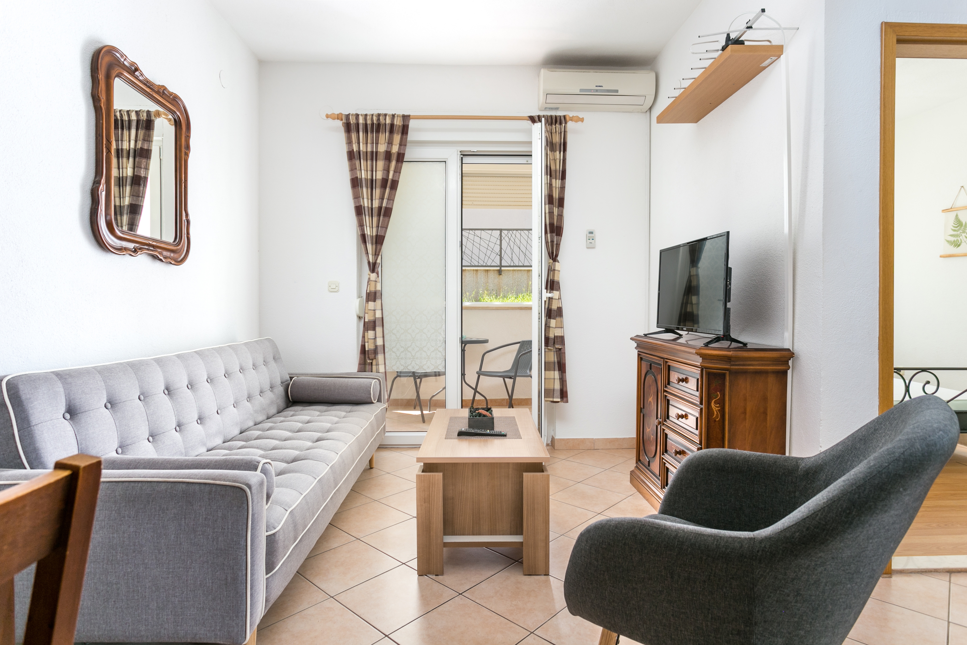 Two bedroom apartment with terrace Kaštel Štafilić, Kaštela (A-20926-a)