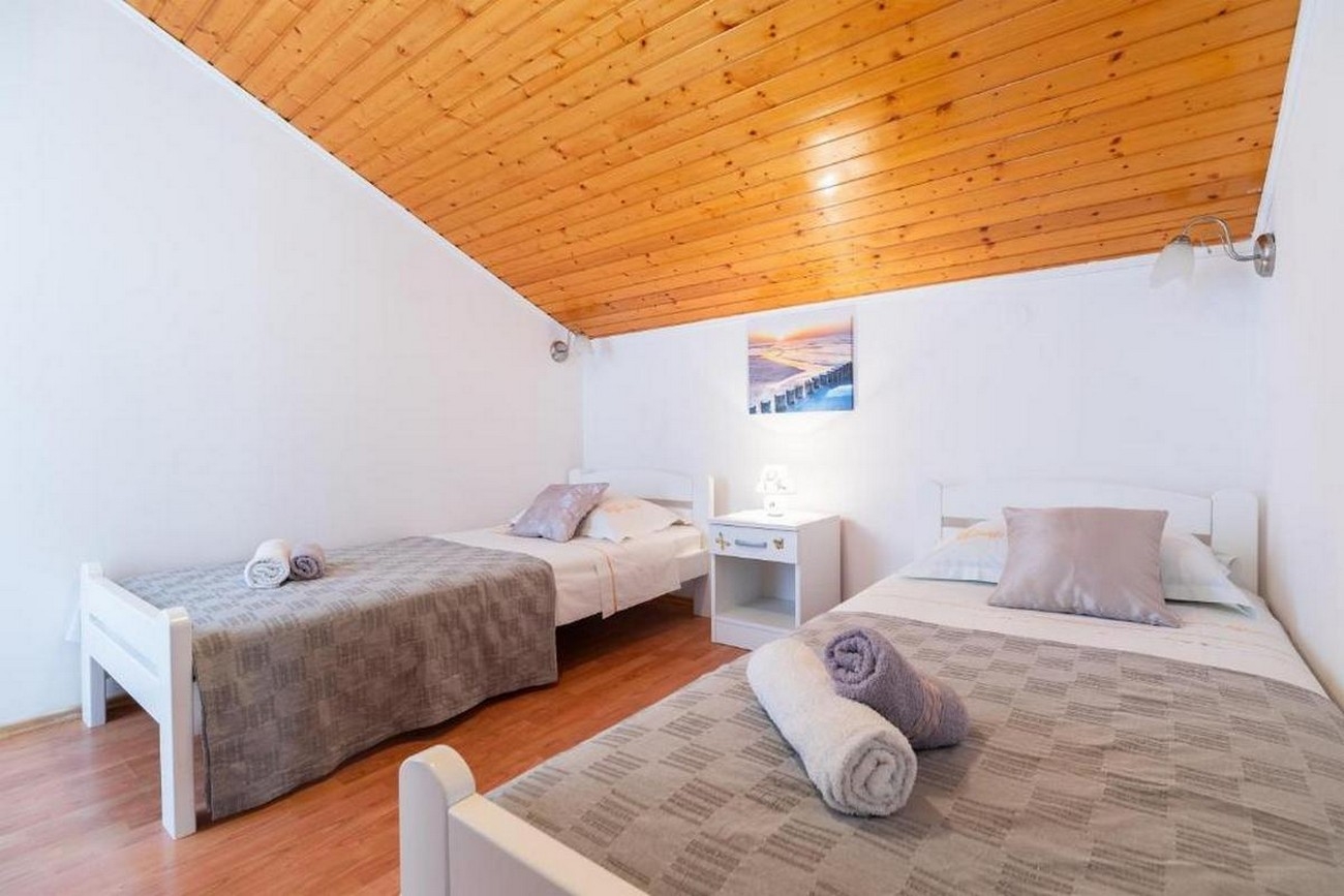 Two bedroom apartment with terrace Vela Luka, Korčula  A-a
