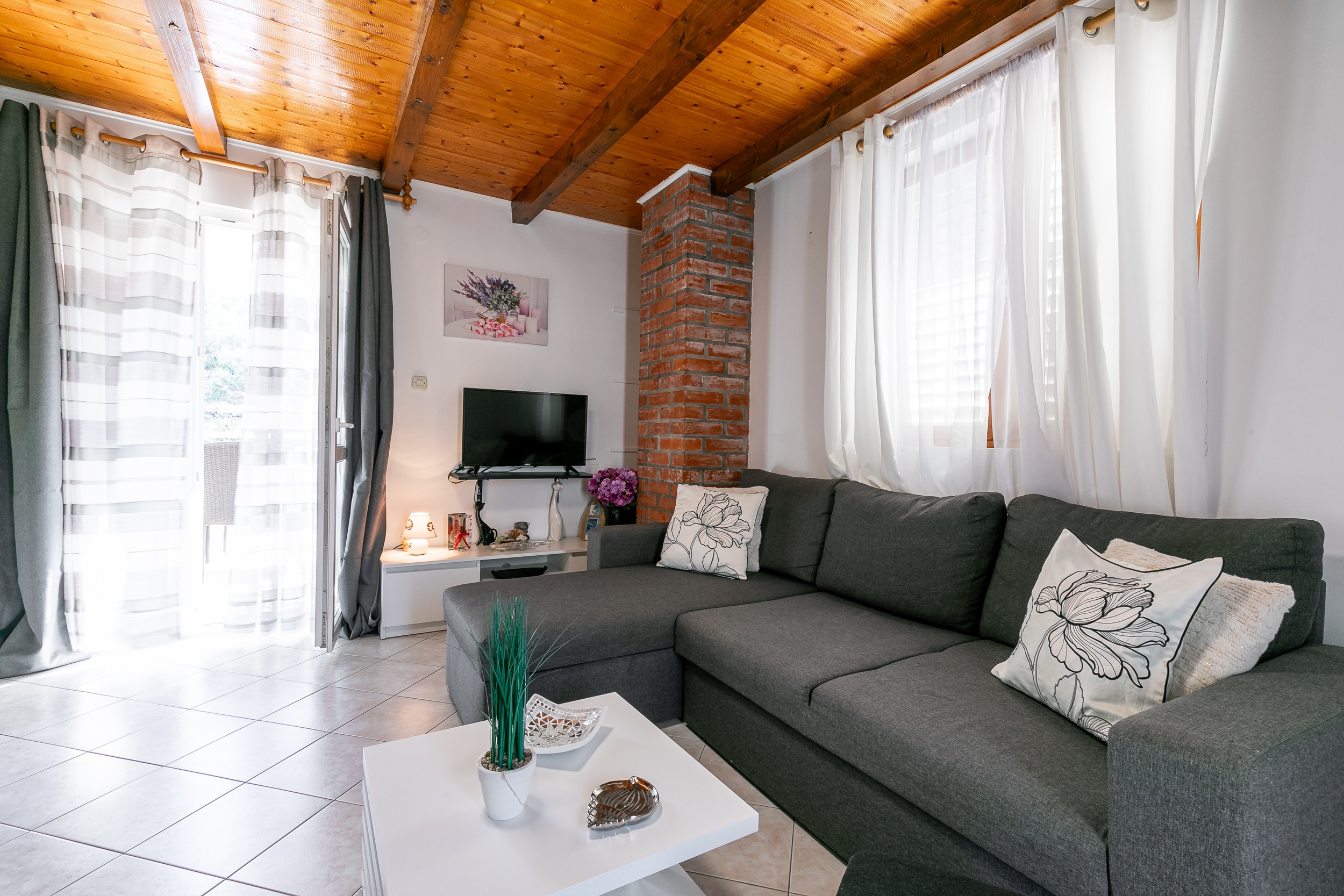 Two bedroom apartment with terrace Vela Luka, Korčula (A-20932-a)