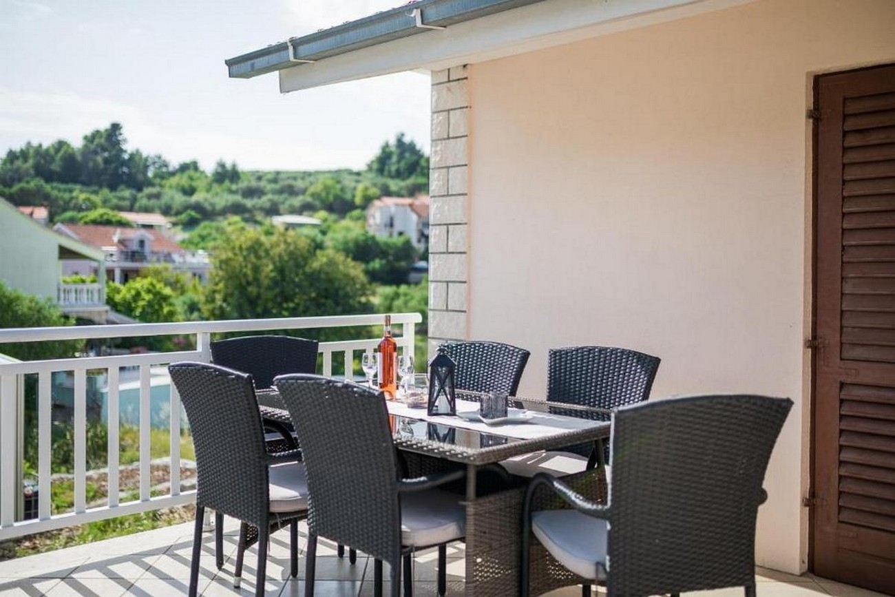 Two bedroom apartment with terrace Vela Luka, Korčula  A-a