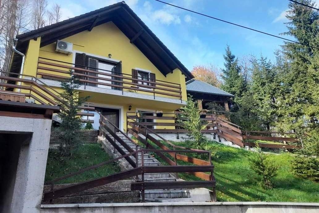 One bedroom apartment with terrace Fužine, Gorski kotar (A-20934-a)