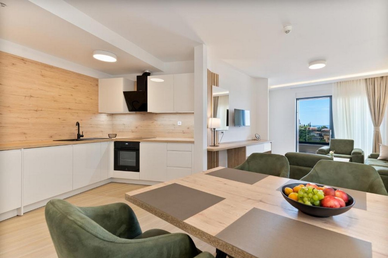 Two bedroom apartment with terrace Promajna, Makarska  A-b