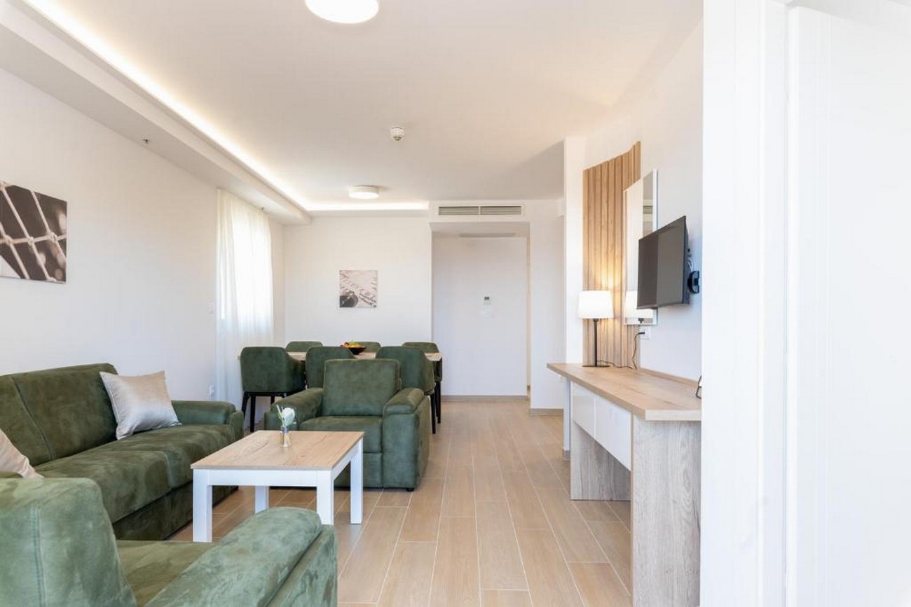 Two bedroom apartment with terrace Promajna, Makarska  A-b