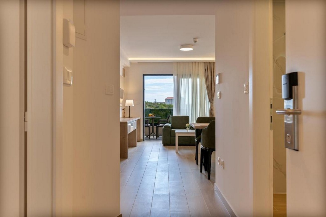 One bedroom apartment with terrace Promajna, Makarska  A-c