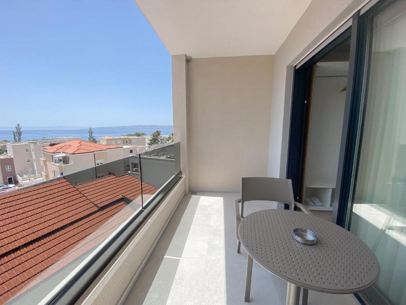 Two bedroom apartment with terrace and sea view Promajna, Makarska  A-d