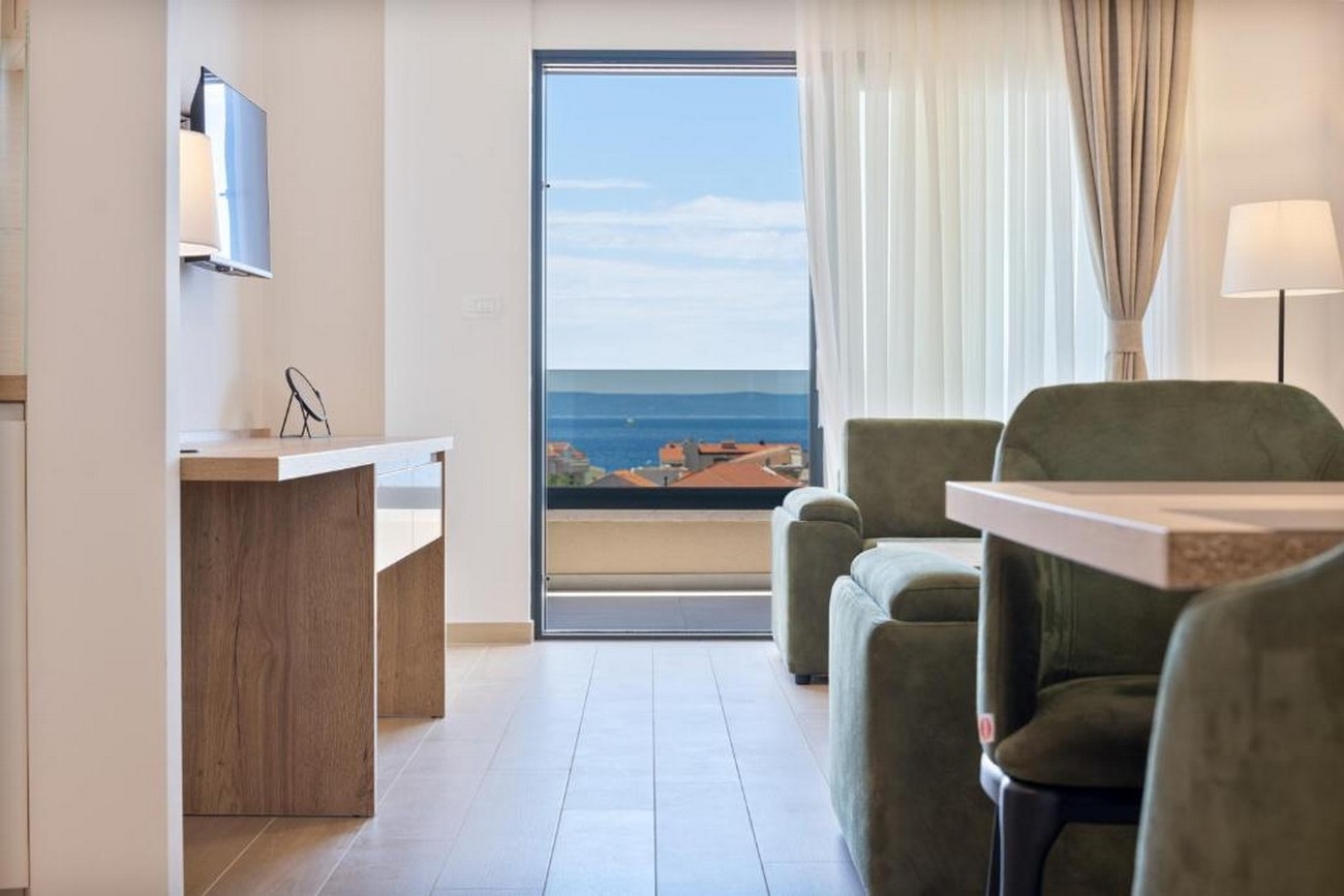 Two bedroom apartment with terrace and sea view Promajna, Makarska  A-l