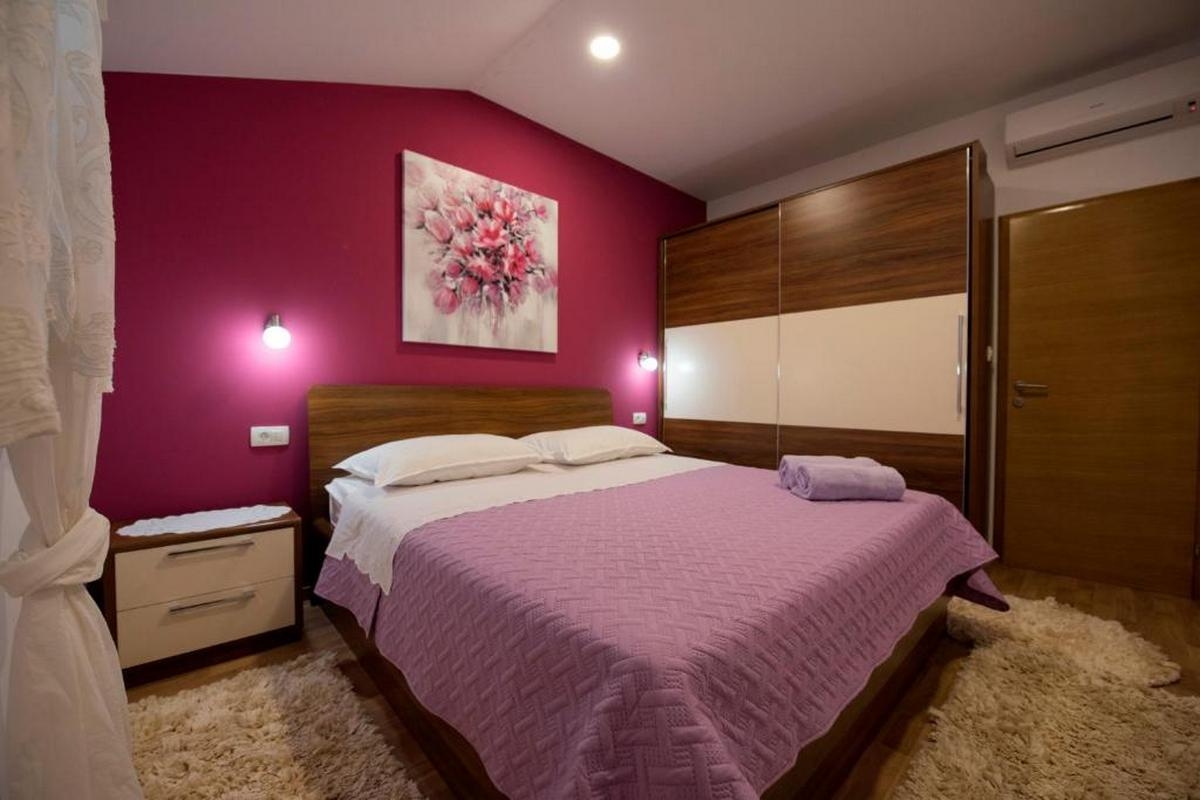 Comfortable and spacious house with terrace Zagvozd, Zagora  K
