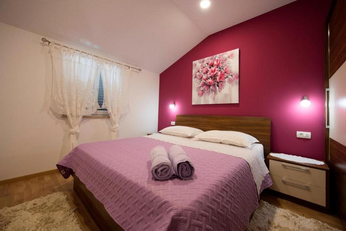 Comfortable and spacious house with terrace Zagvozd, Zagora  K