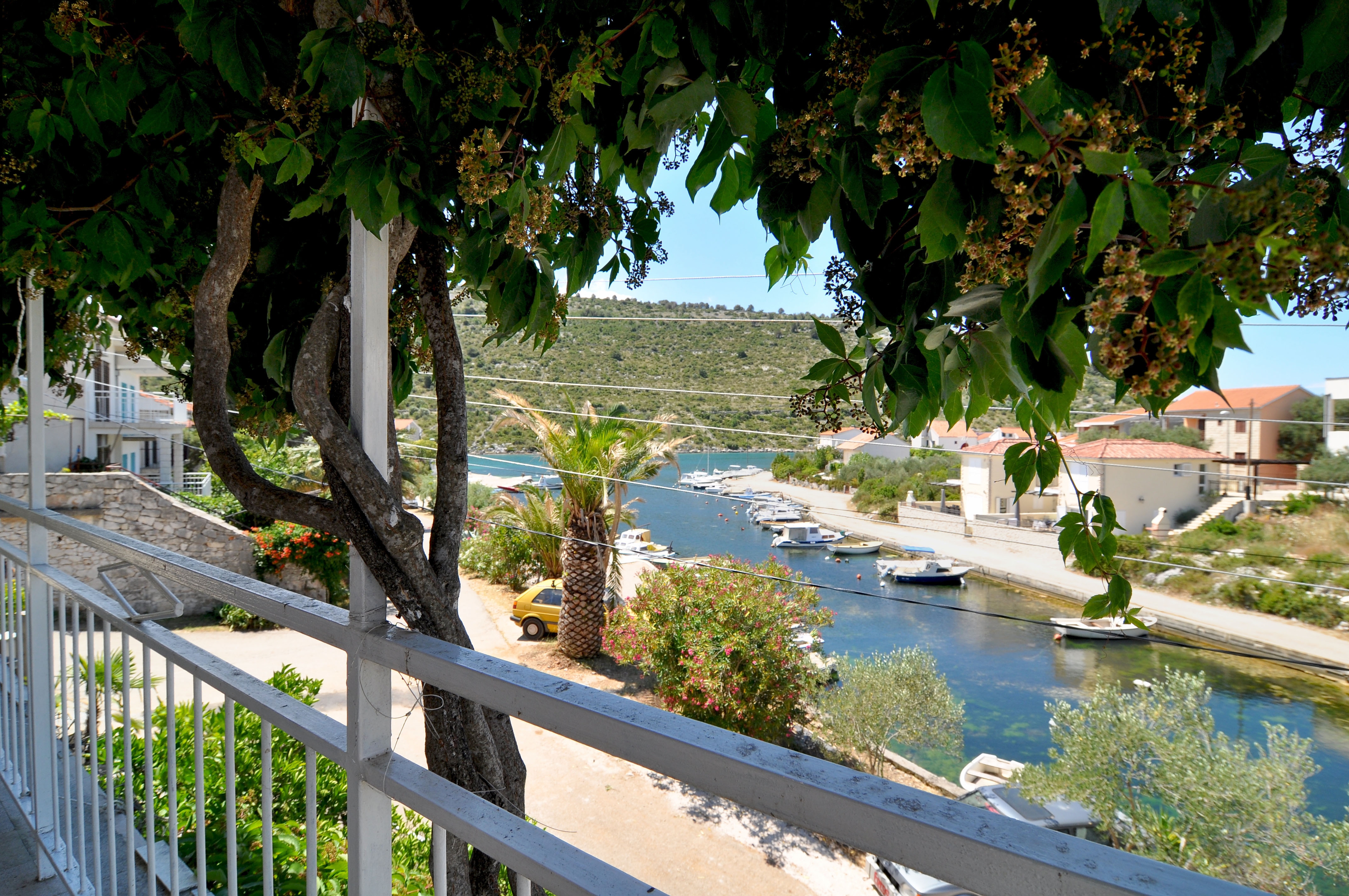 Two bedroom apartment with terrace and sea view Stupin Čeline, Rogoznica  A-b