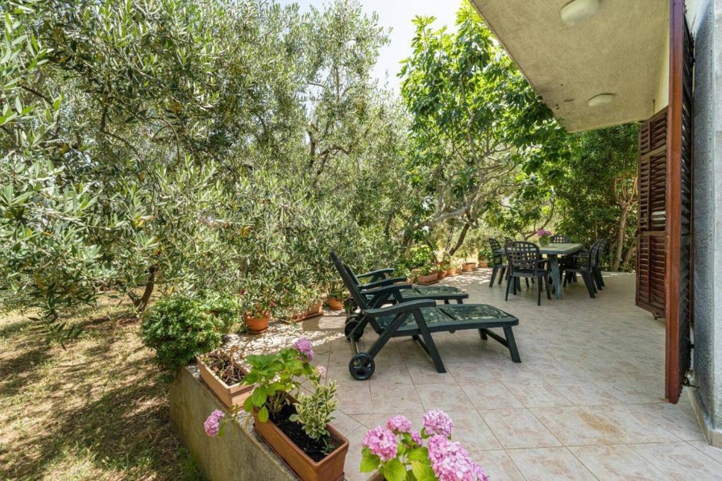 Three bedroom house with terrace and sea view Preko (Ugljan) (K-20969)