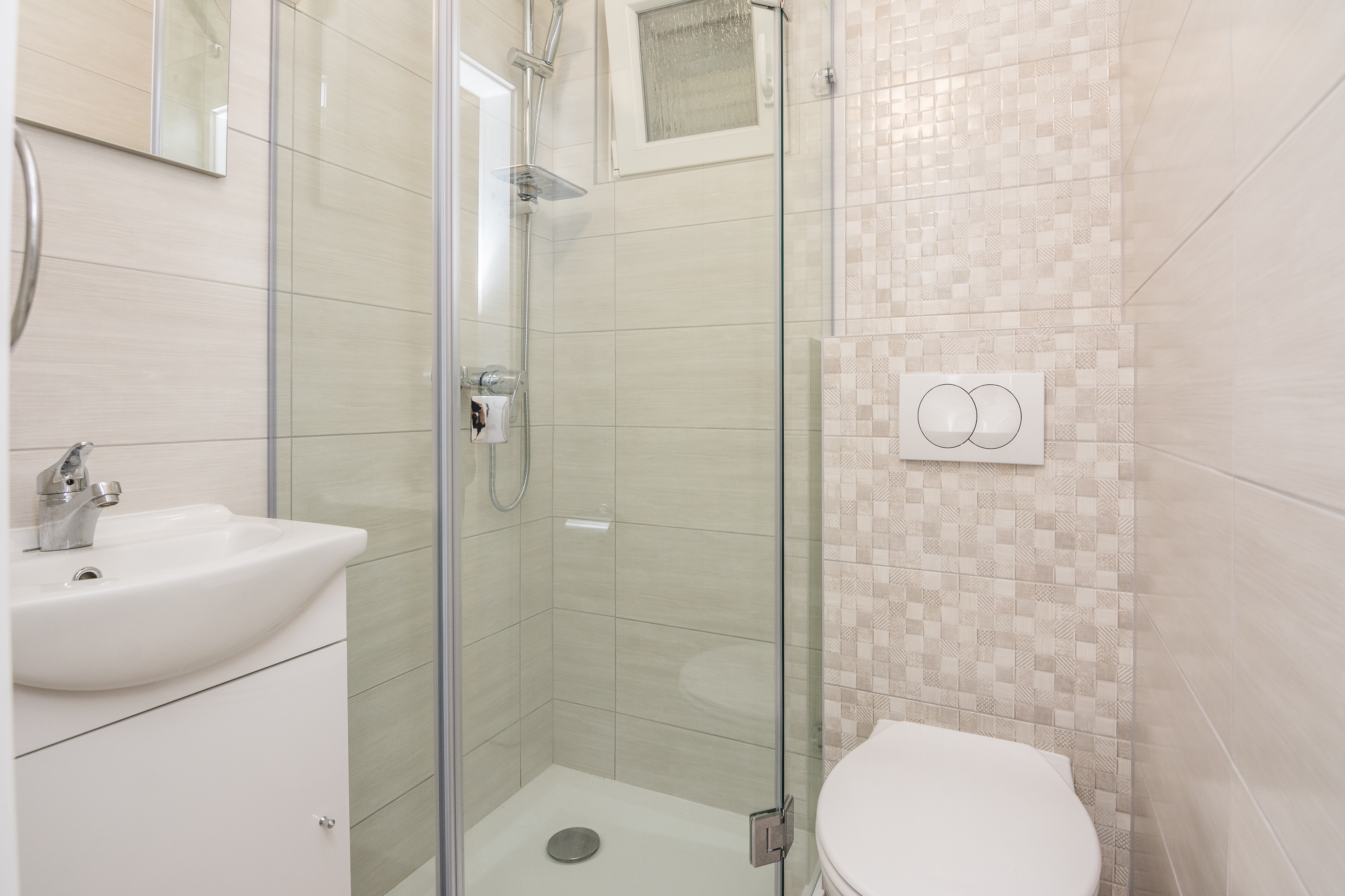 Four bedroom apartment with terrace Vir  A-a