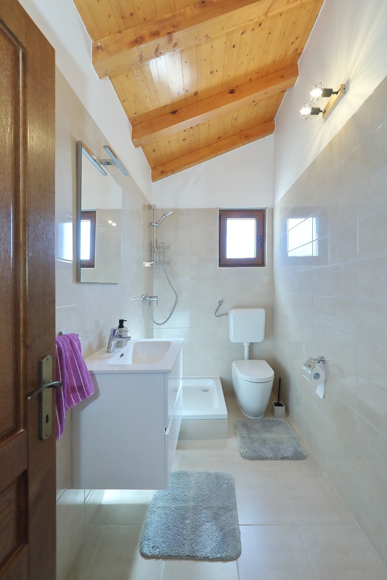 One bedroom house with terrace and sea view Cove Triluke, Pašman  K