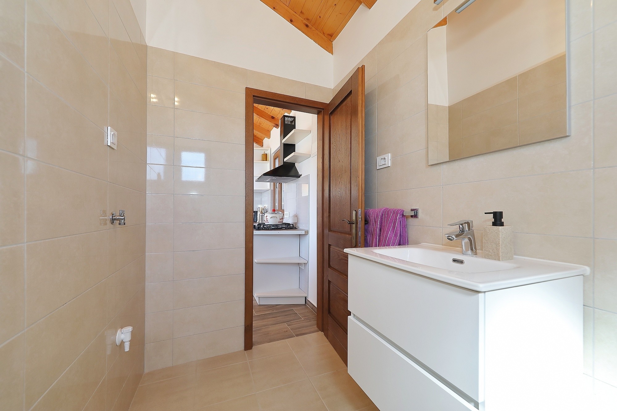One bedroom house with terrace and sea view Cove Triluke, Pašman  K