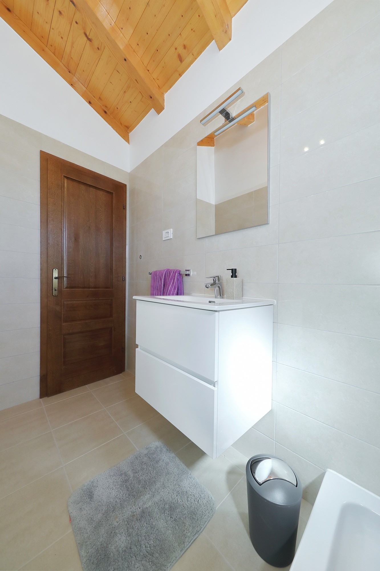 One bedroom house with terrace and sea view Cove Triluke, Pašman  K