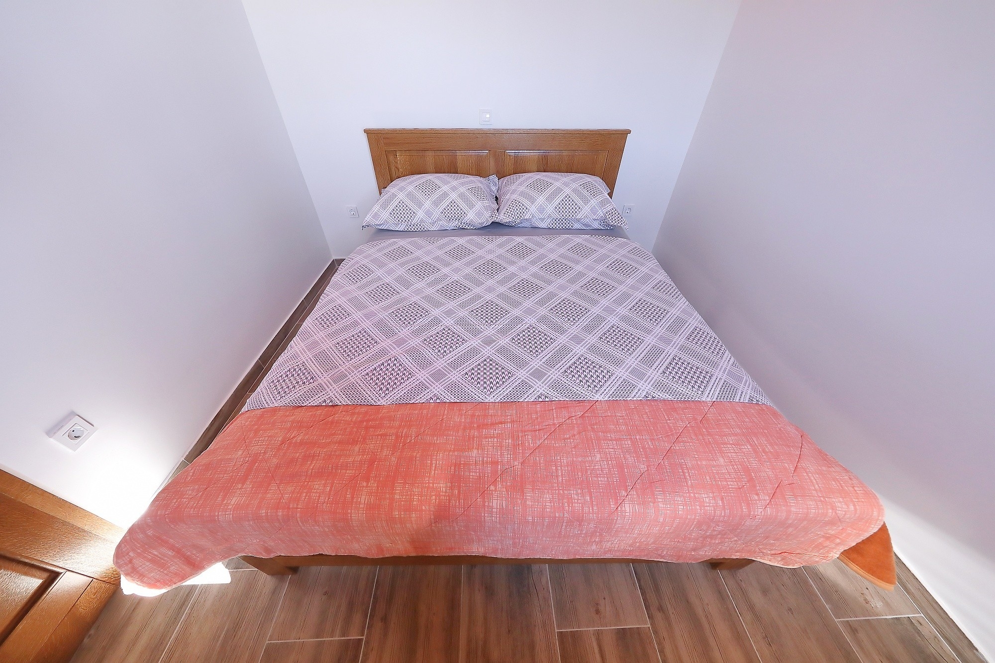 One bedroom house with terrace and sea view Cove Triluke, Pašman  K