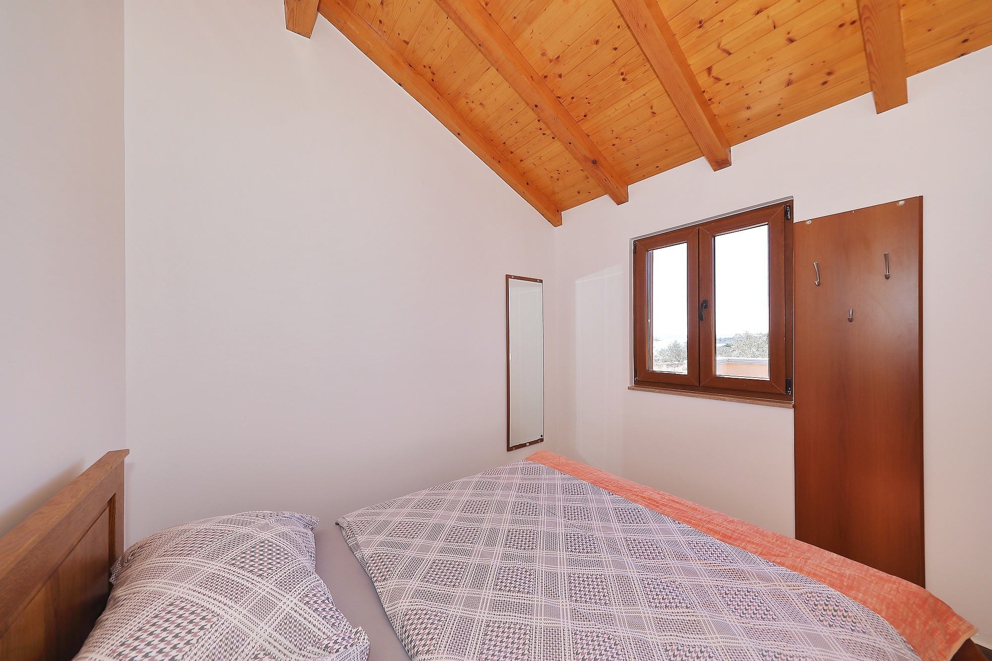 One bedroom house with terrace and sea view Cove Triluke, Pašman  K
