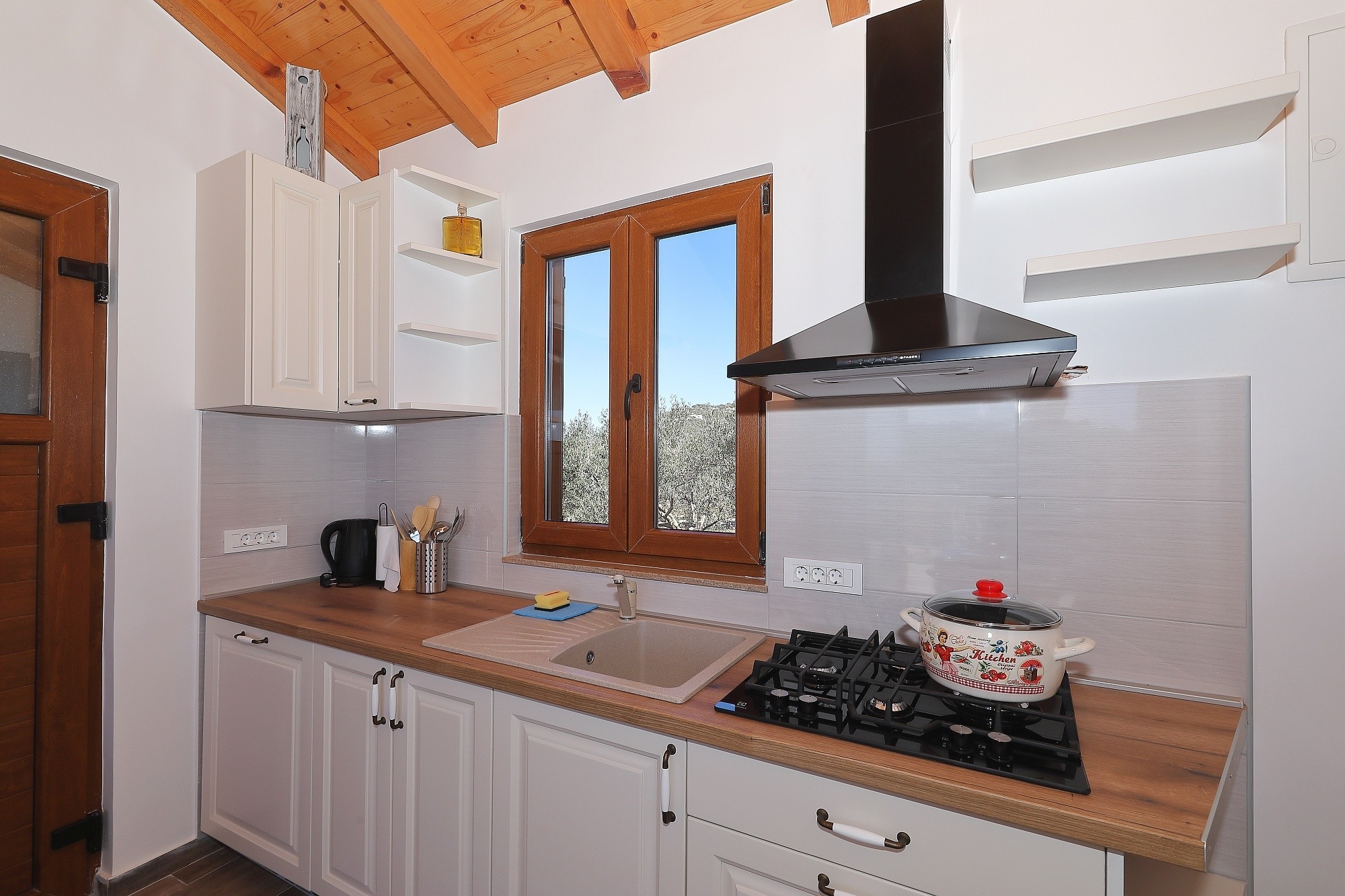 One bedroom house with terrace and sea view Cove Triluke, Pašman  K