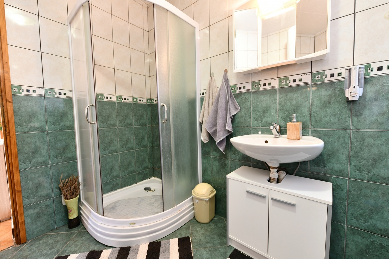 Two bedroom apartment with terrace Saborsko, Plitvice  A-a