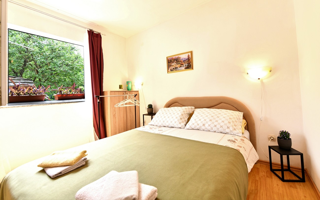 Two bedroom apartment with terrace Saborsko, Plitvice (A-20975-a)