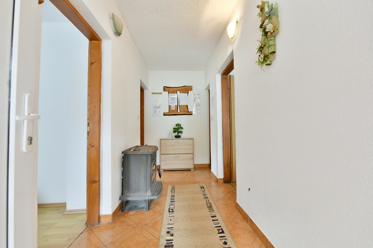 Two bedroom apartment with terrace Saborsko, Plitvice  A-a